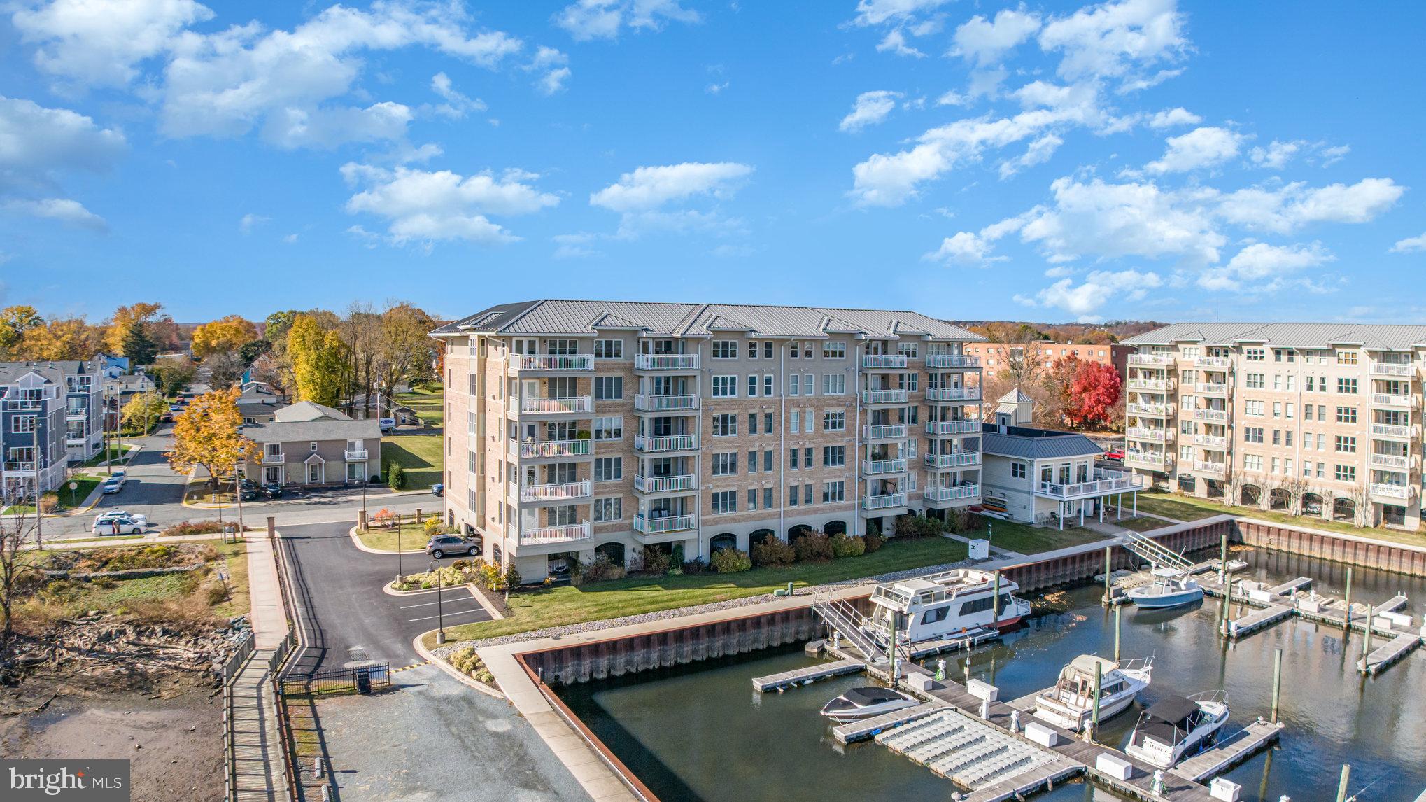 HERON HARBOR - Residential