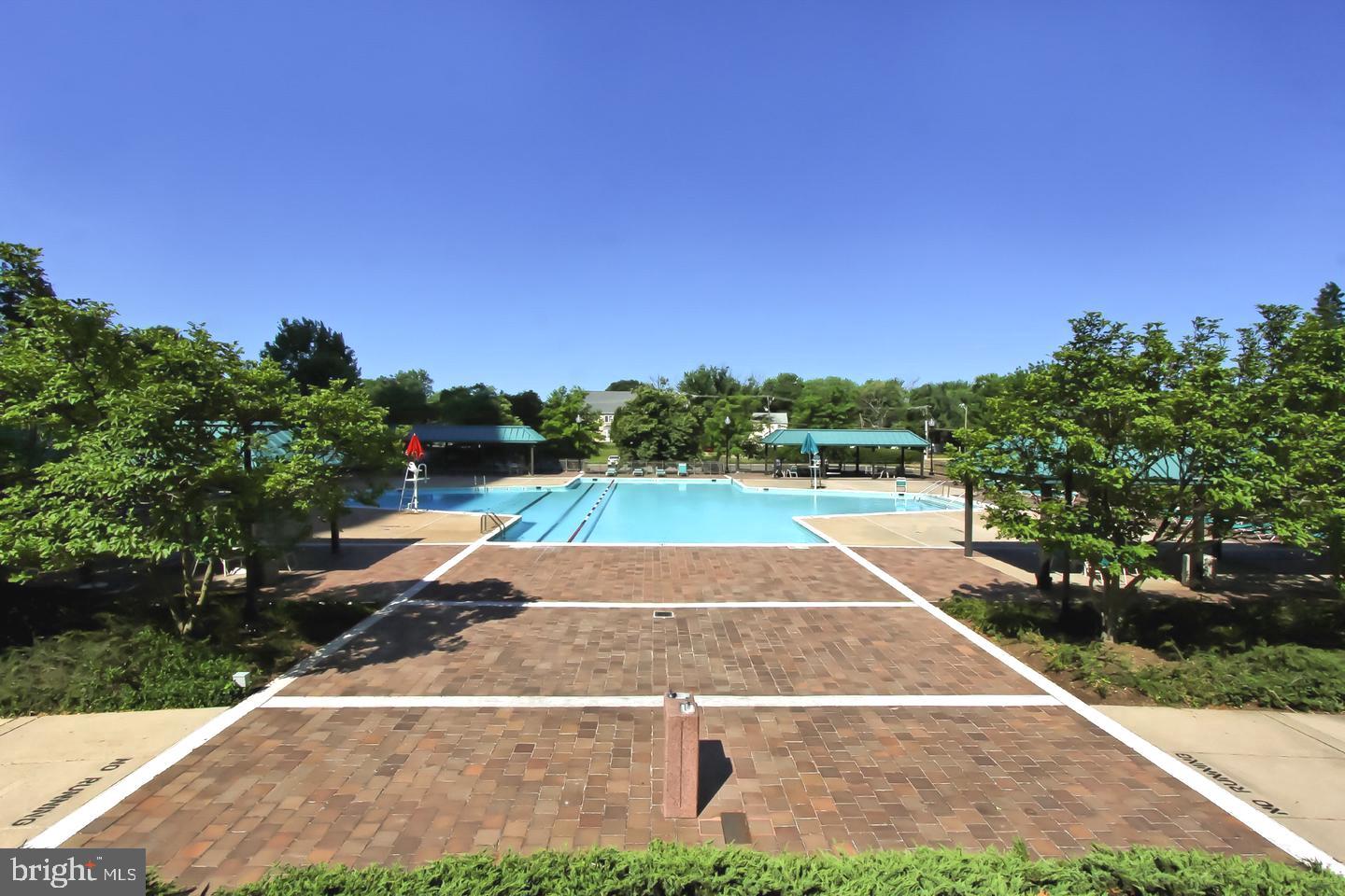 SKYLINE SQUARE CONDO - Residential