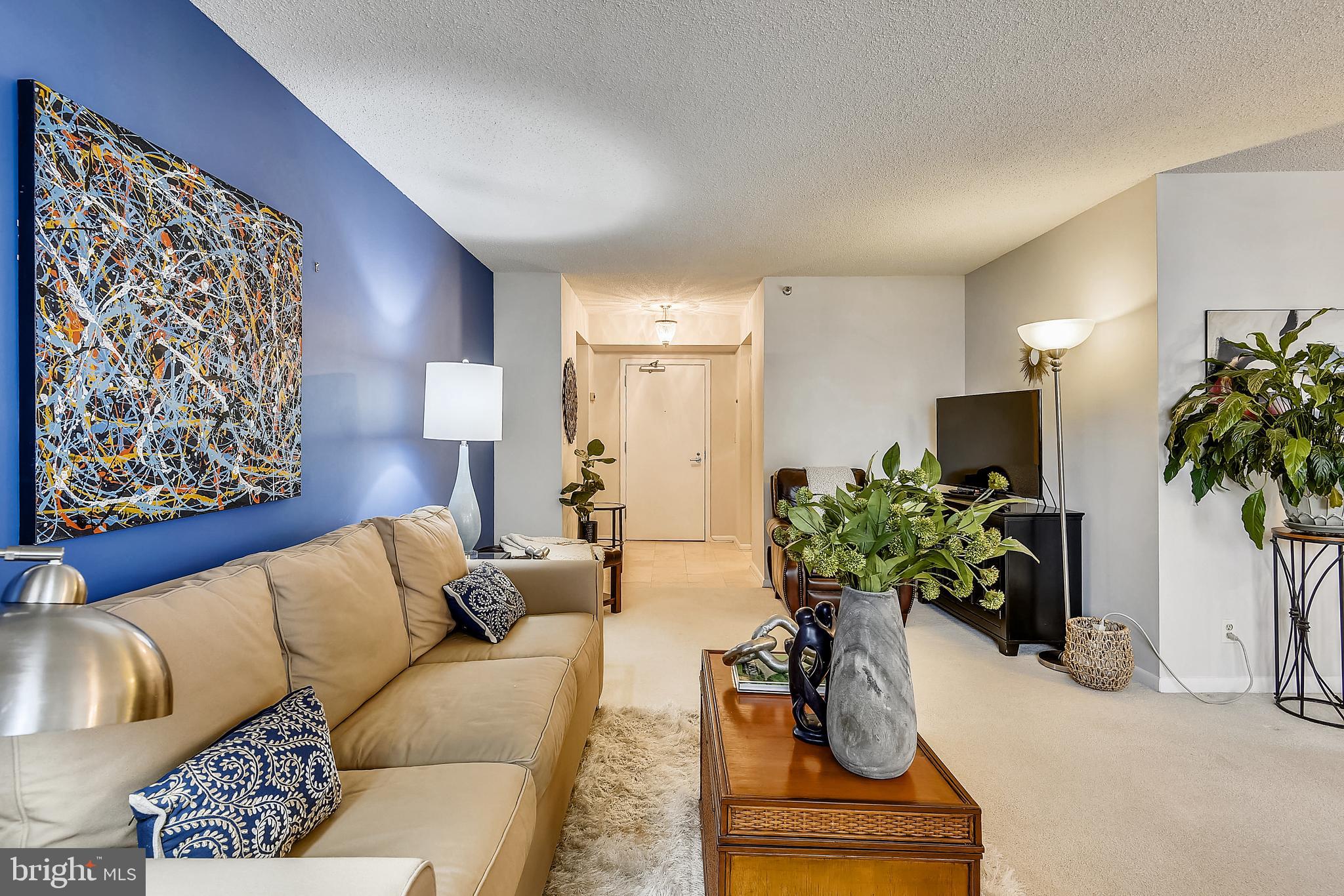 SKYLINE SQUARE CONDO - Residential