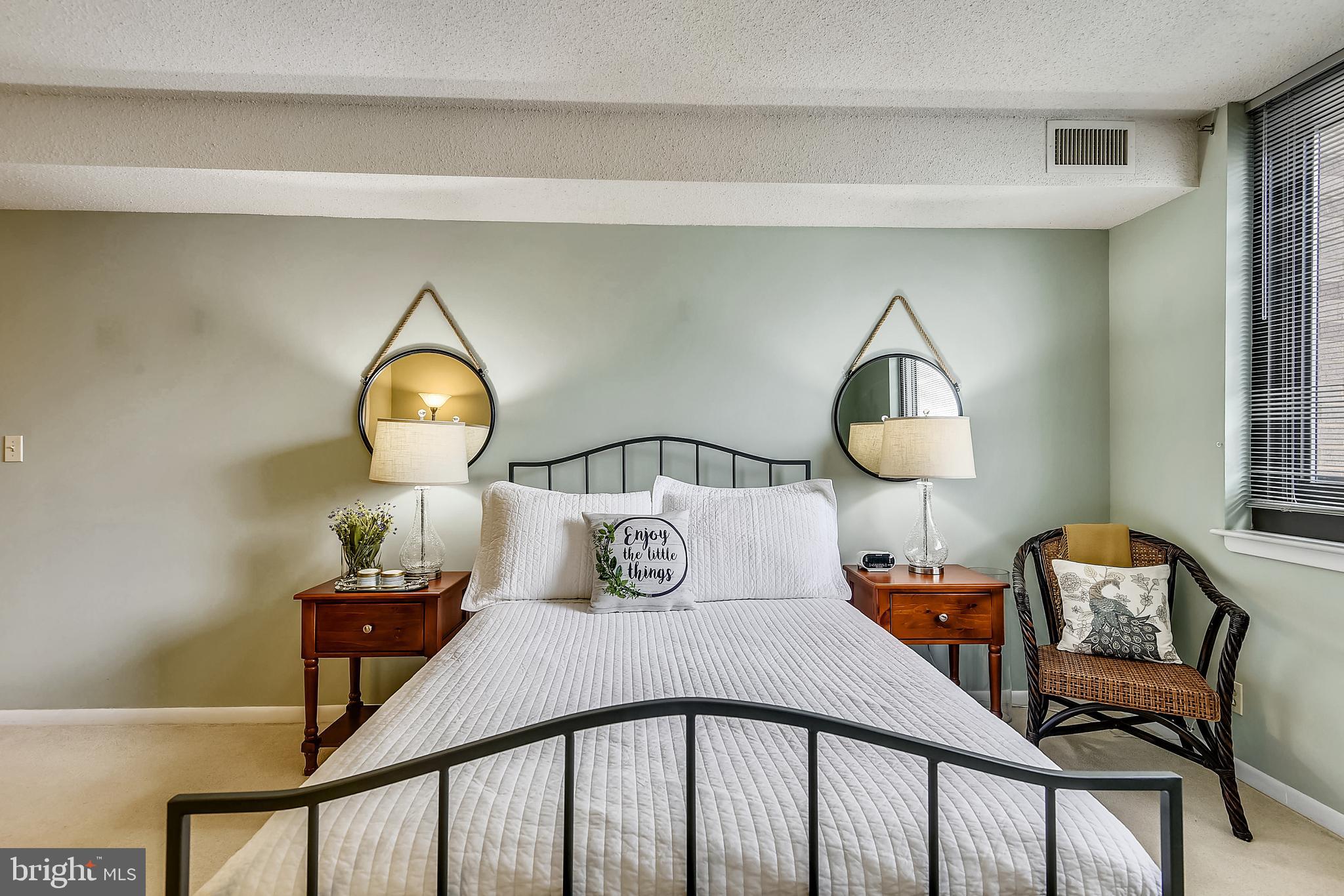 SKYLINE SQUARE CONDO - Residential