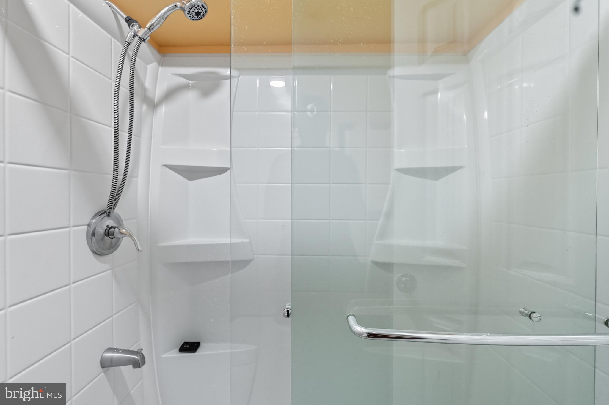 CHIPPENDALE - Residential