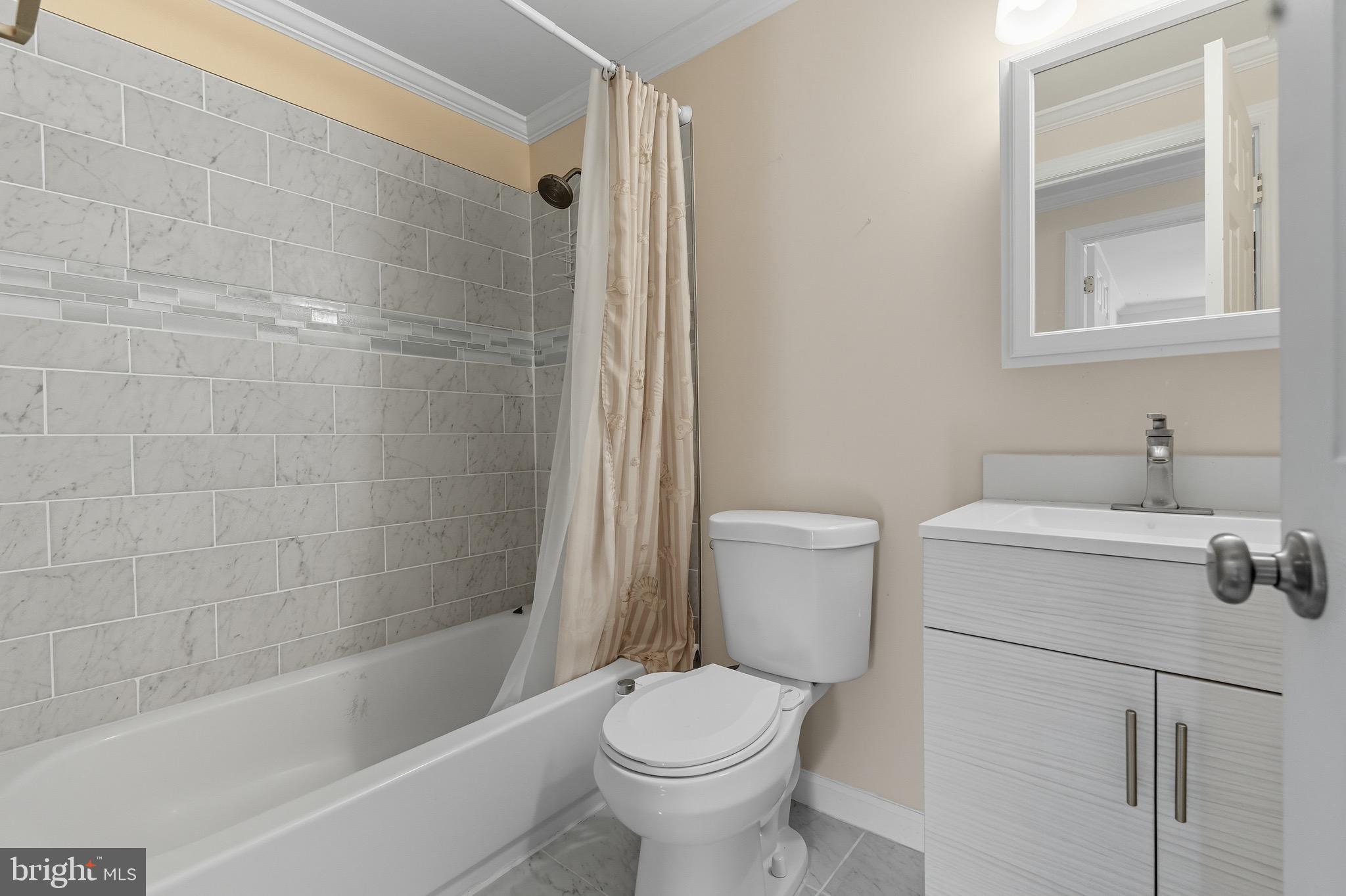 CHIPPENDALE - Residential