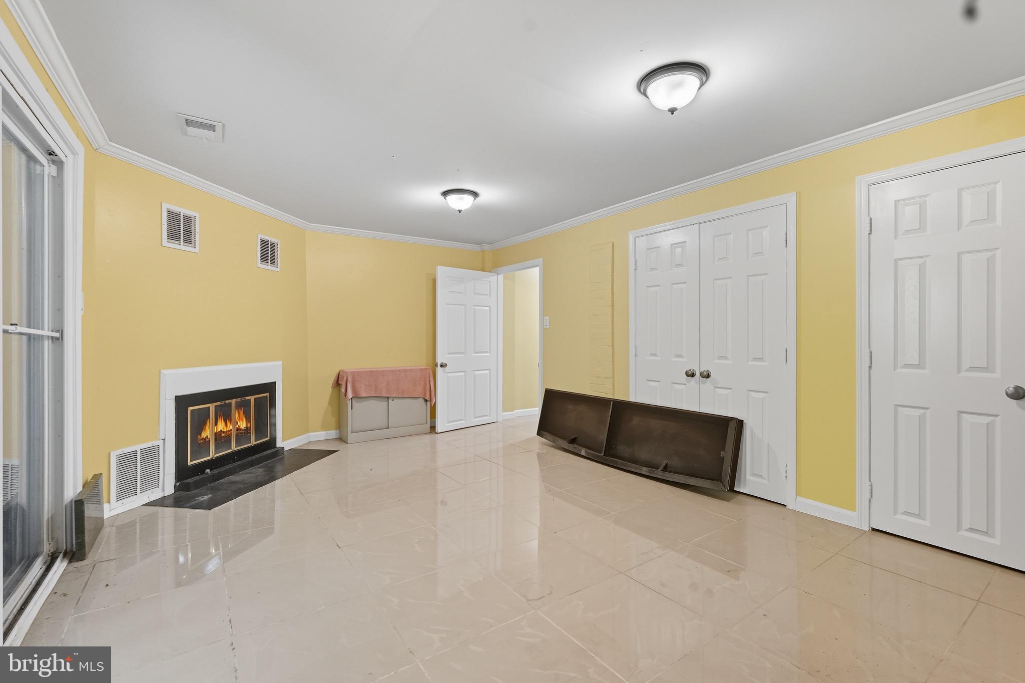 CHIPPENDALE - Residential