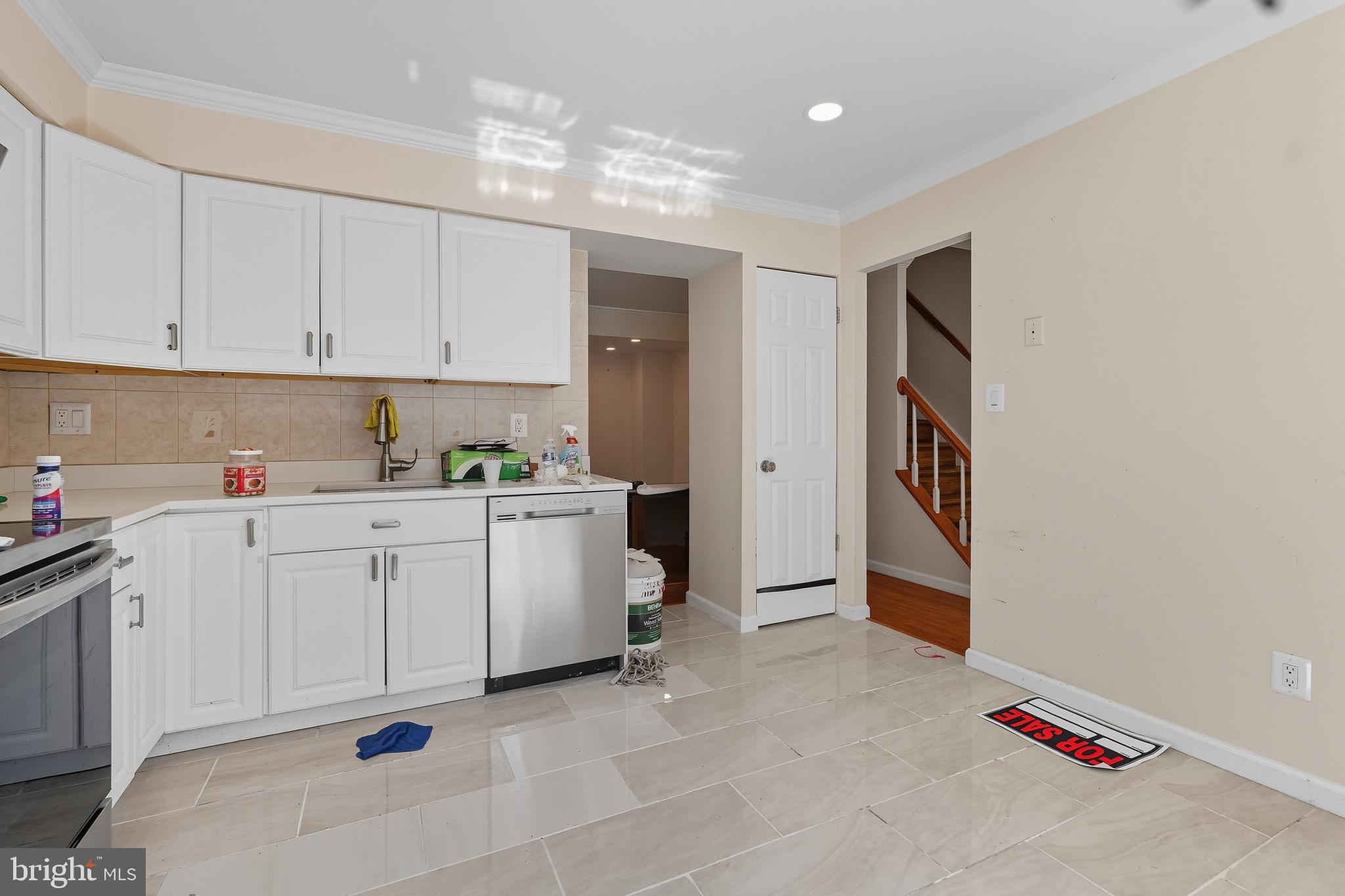 CHIPPENDALE - Residential