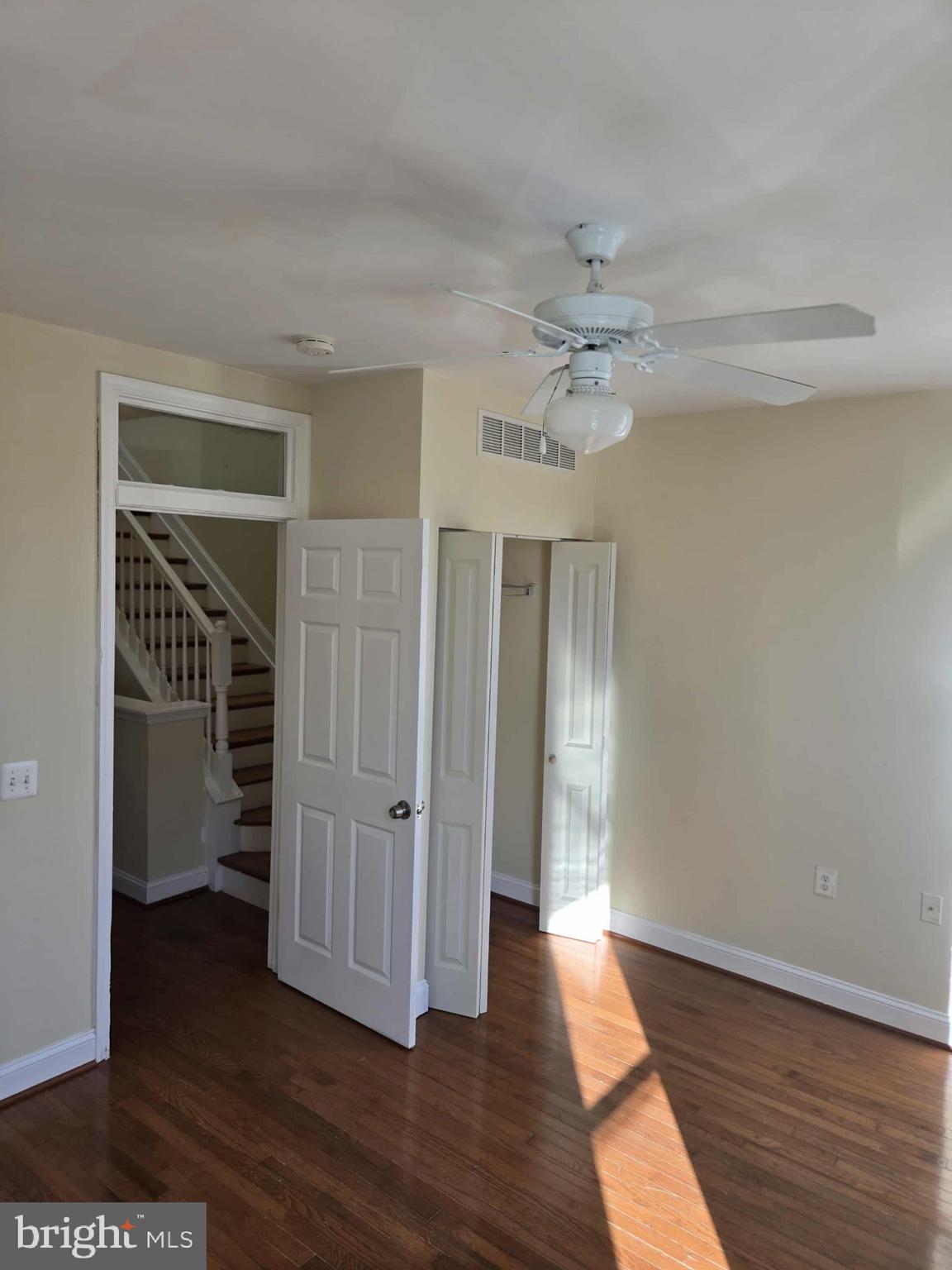 JOHNSTON SQUARE - Residential