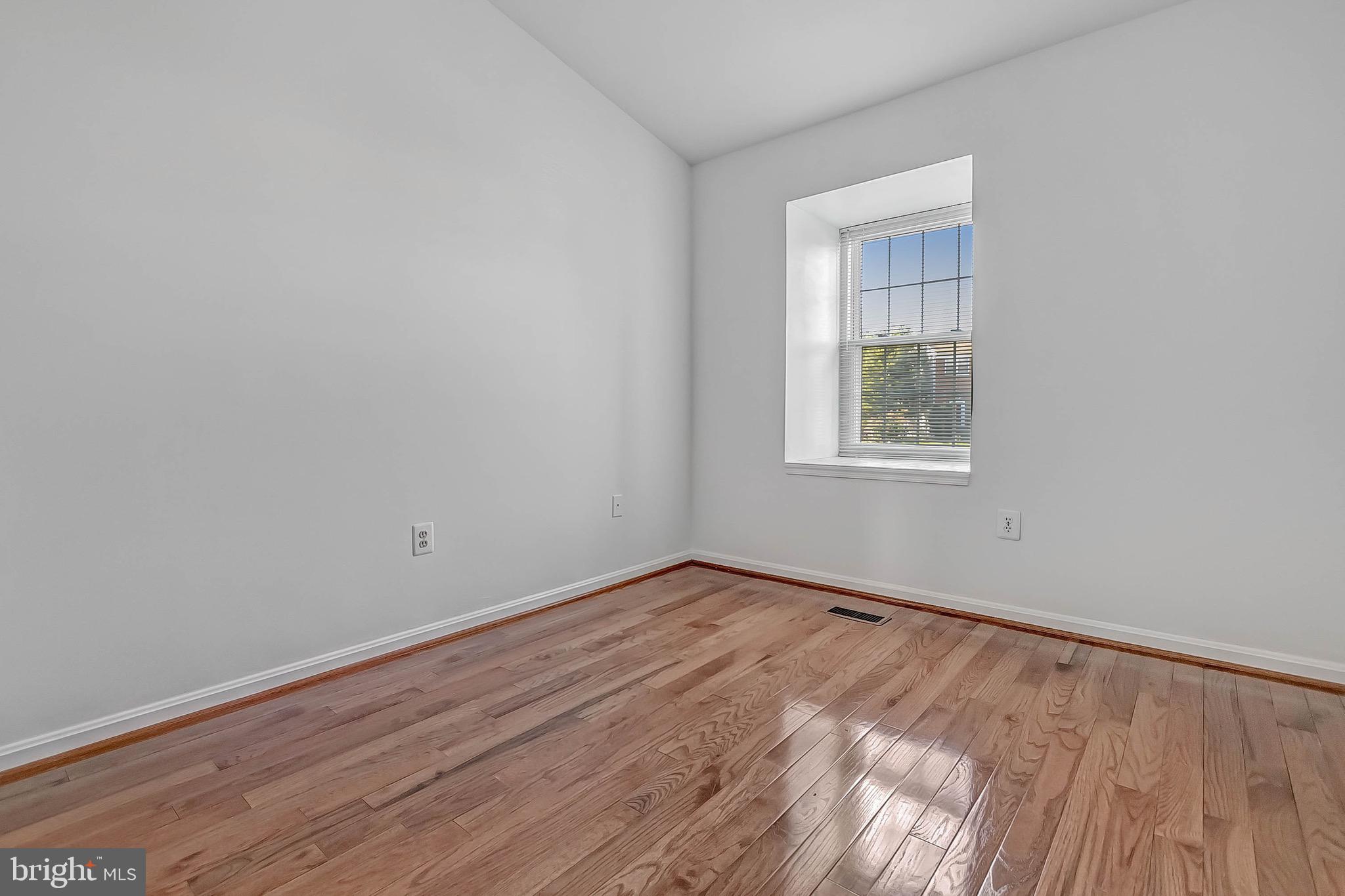 CALVERTON - Residential