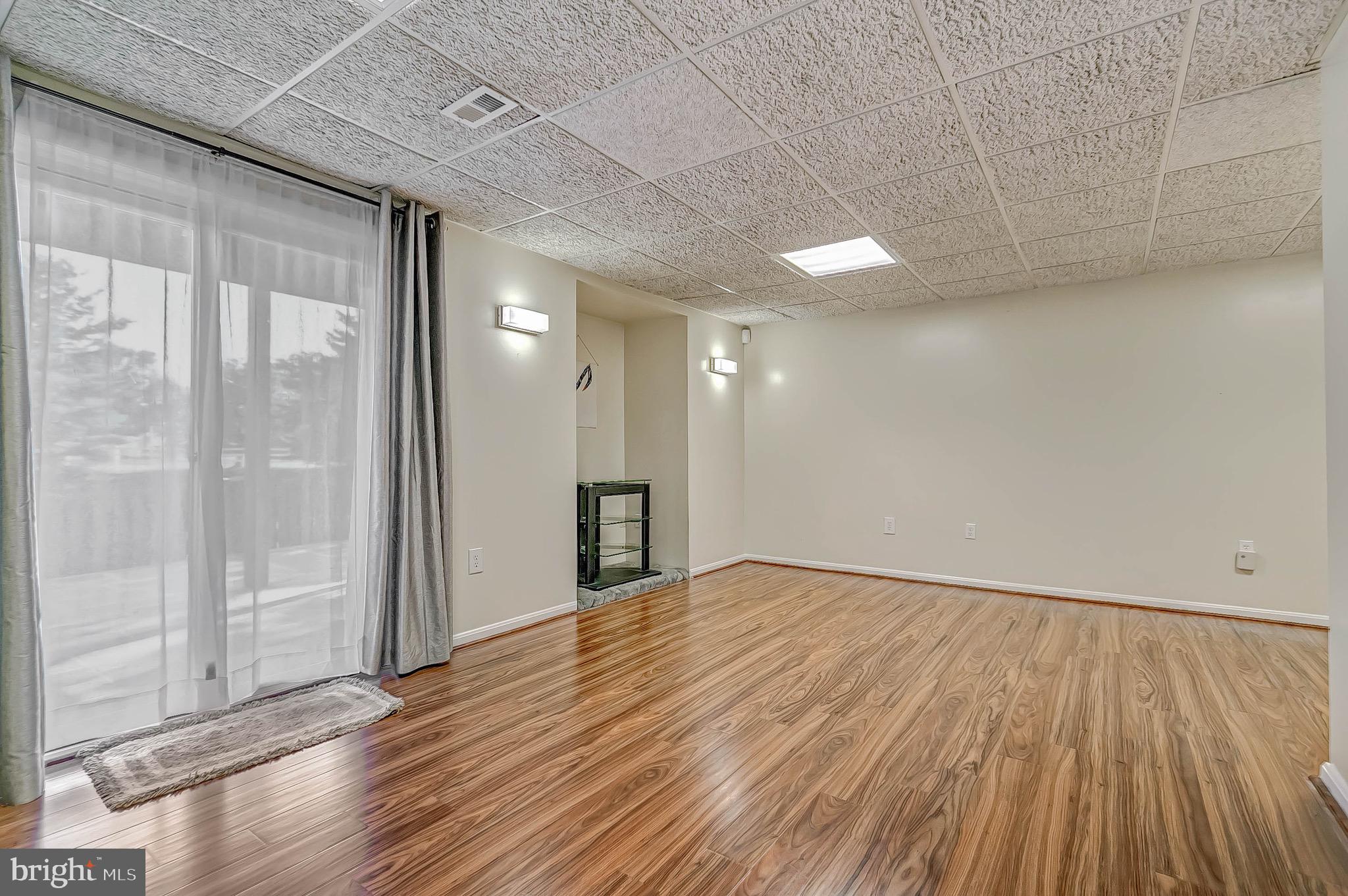 CALVERTON - Residential