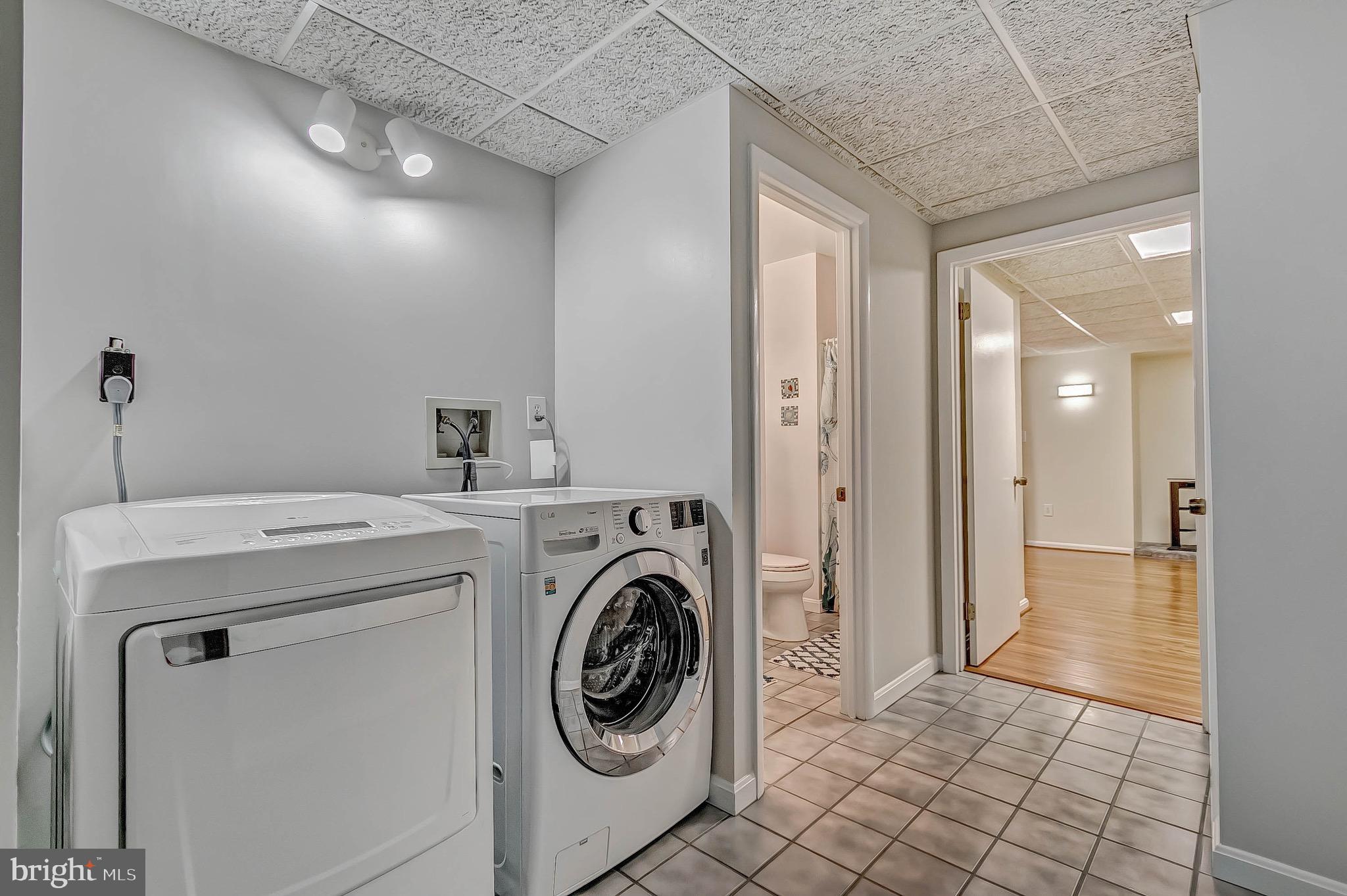 CALVERTON - Residential