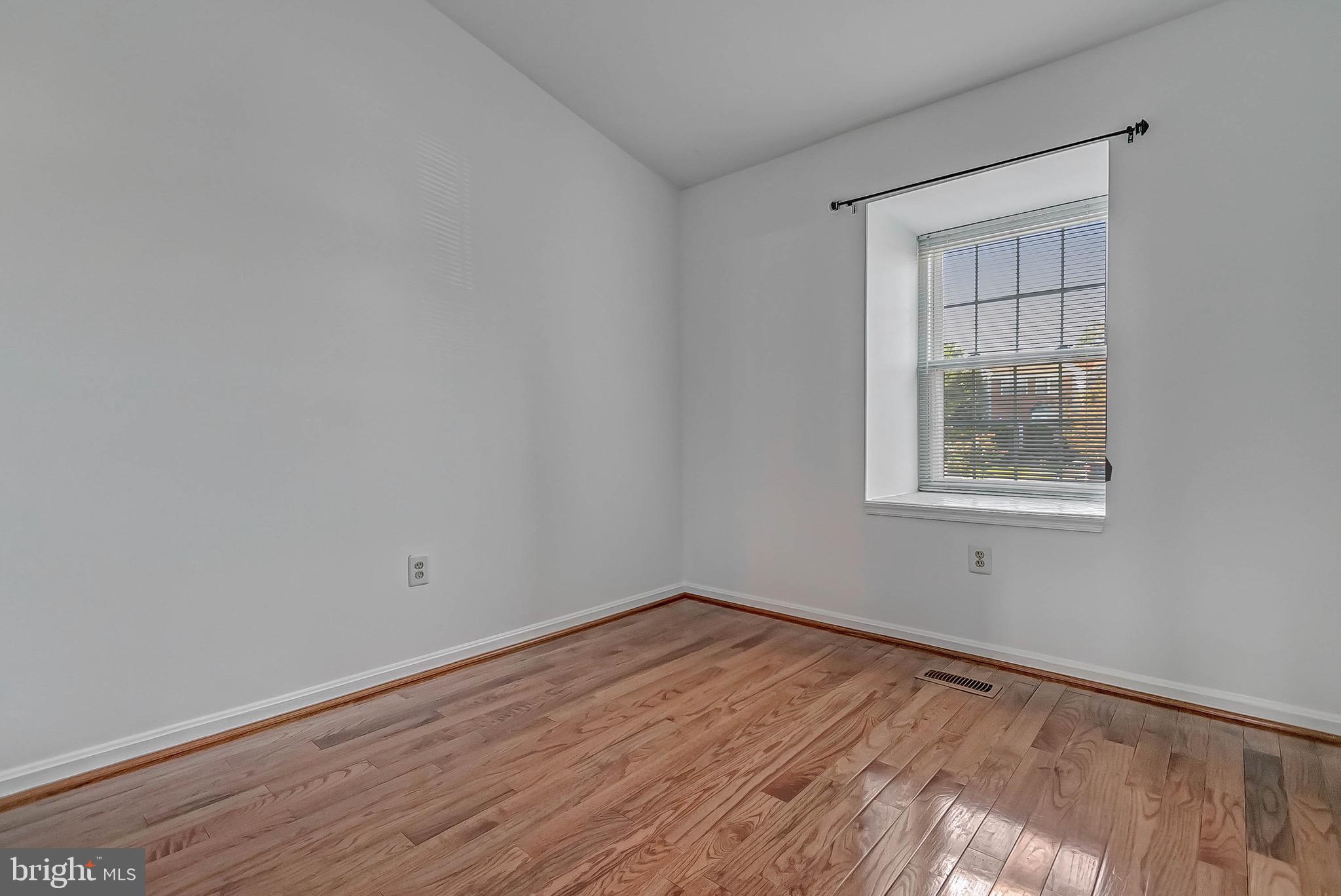 CALVERTON - Residential