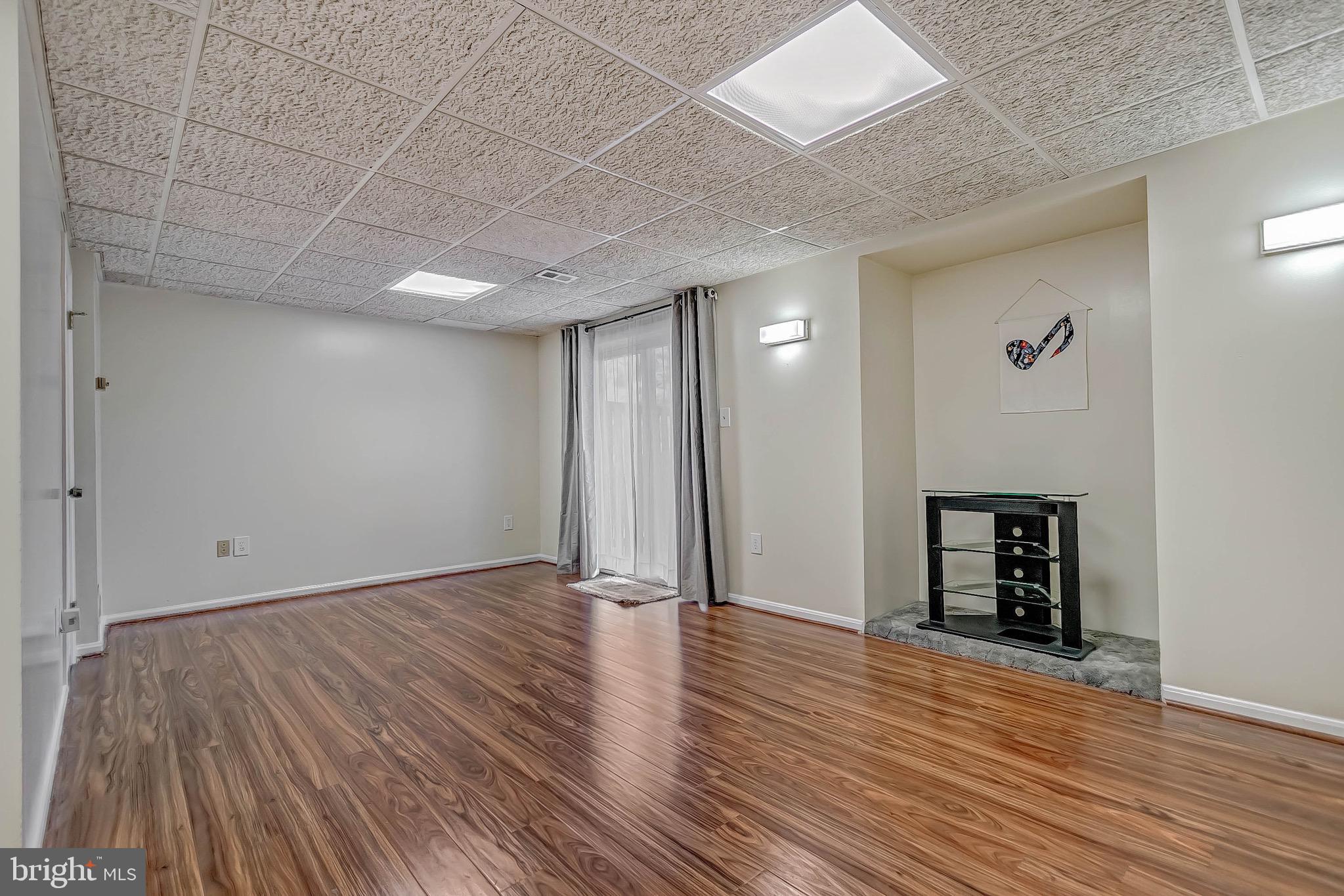 CALVERTON - Residential