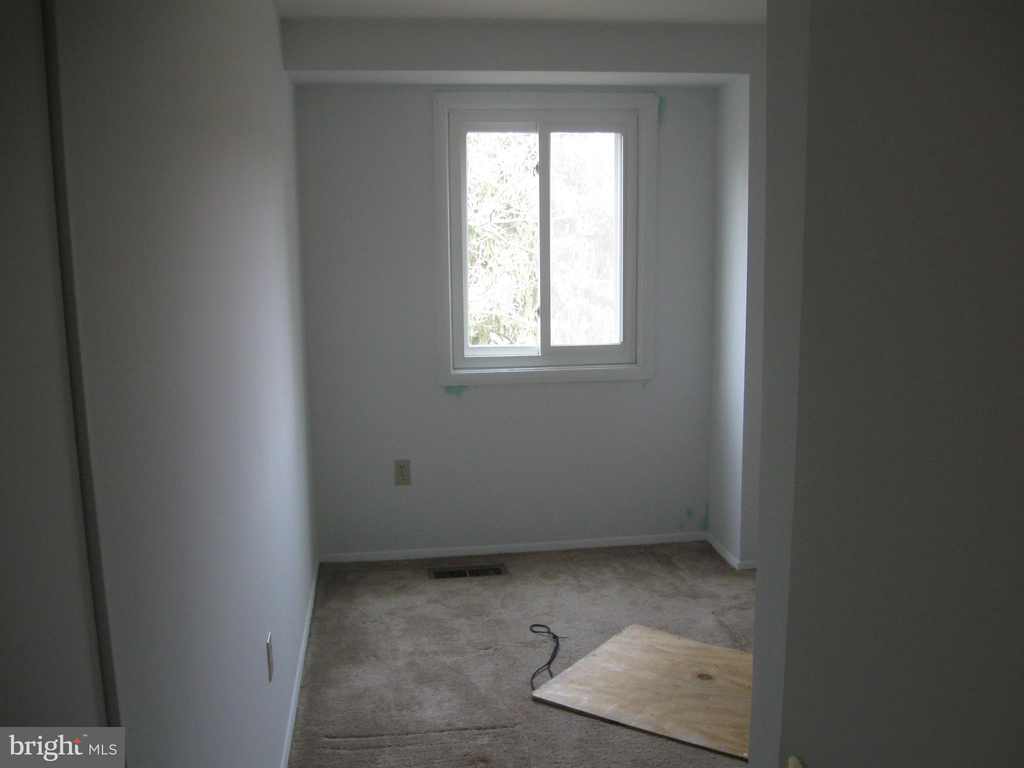 VILLAGE OF OAKLAND MILLS - Residential Lease