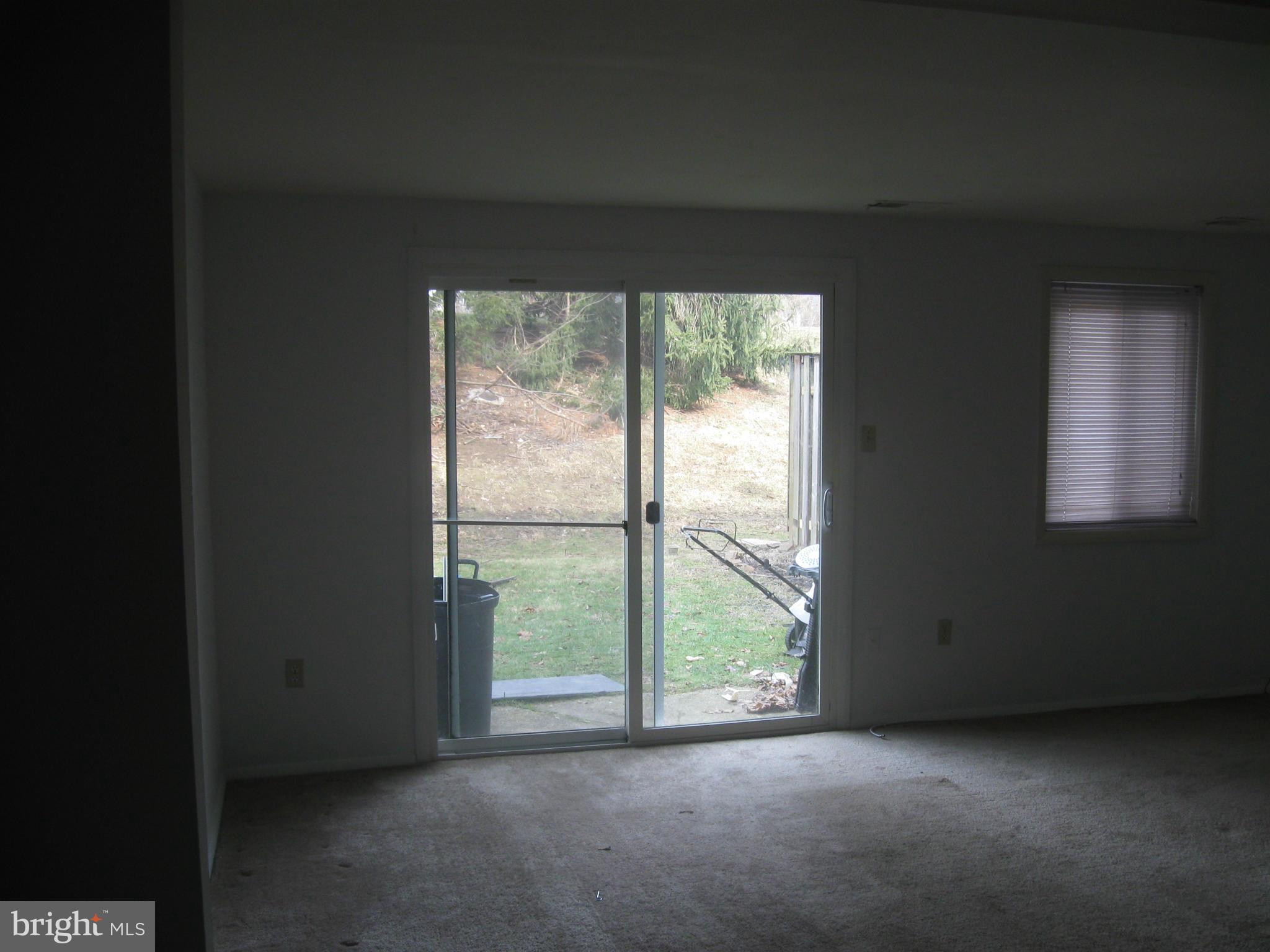 VILLAGE OF OAKLAND MILLS - Residential Lease