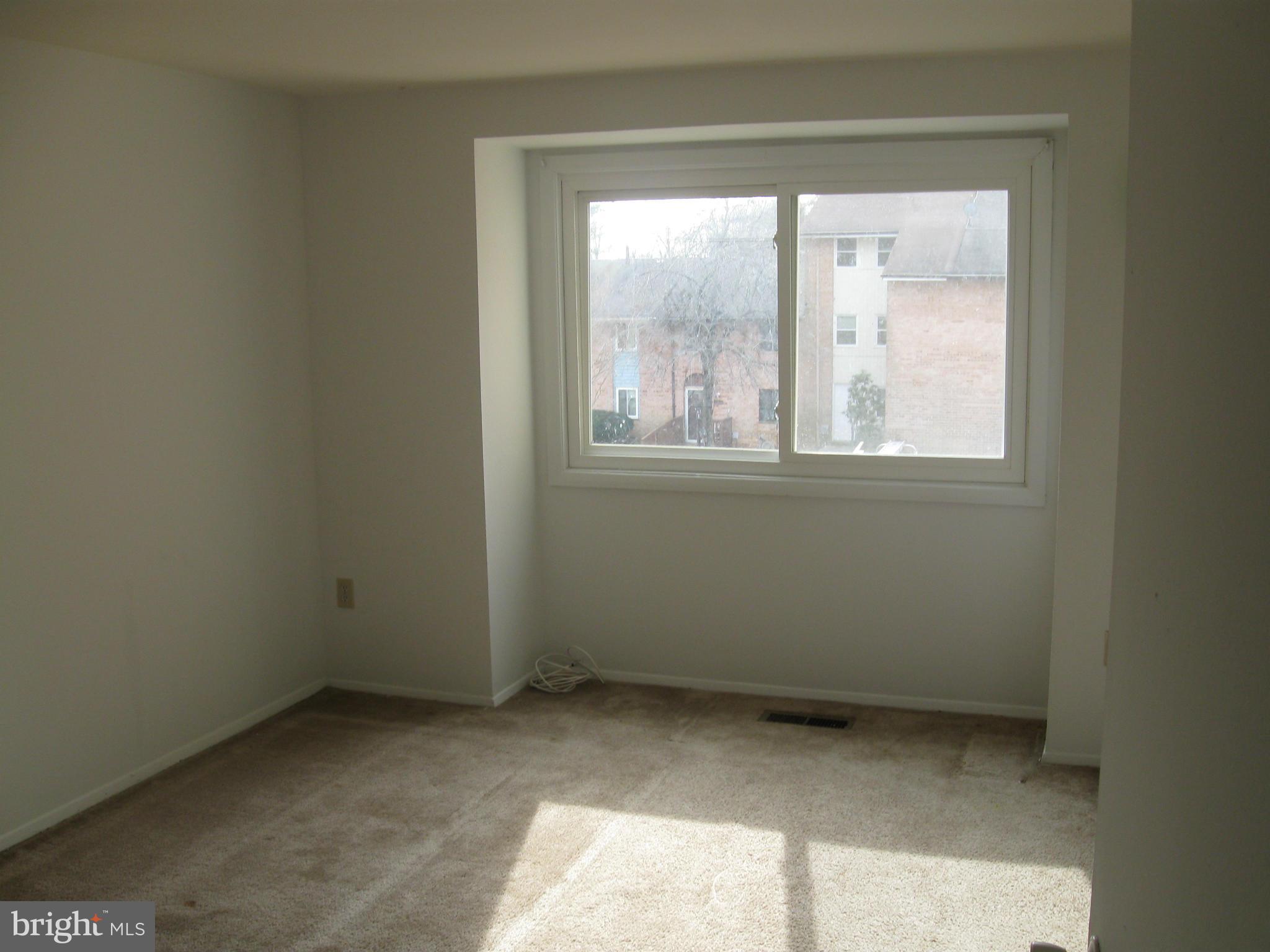 VILLAGE OF OAKLAND MILLS - Residential Lease