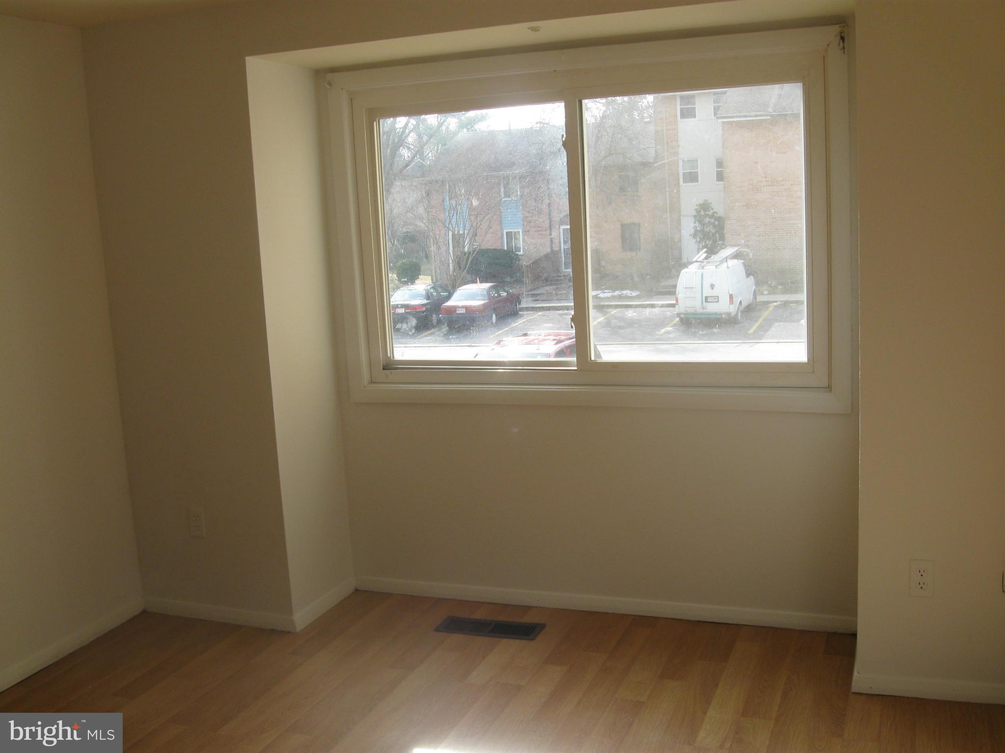 VILLAGE OF OAKLAND MILLS - Residential Lease