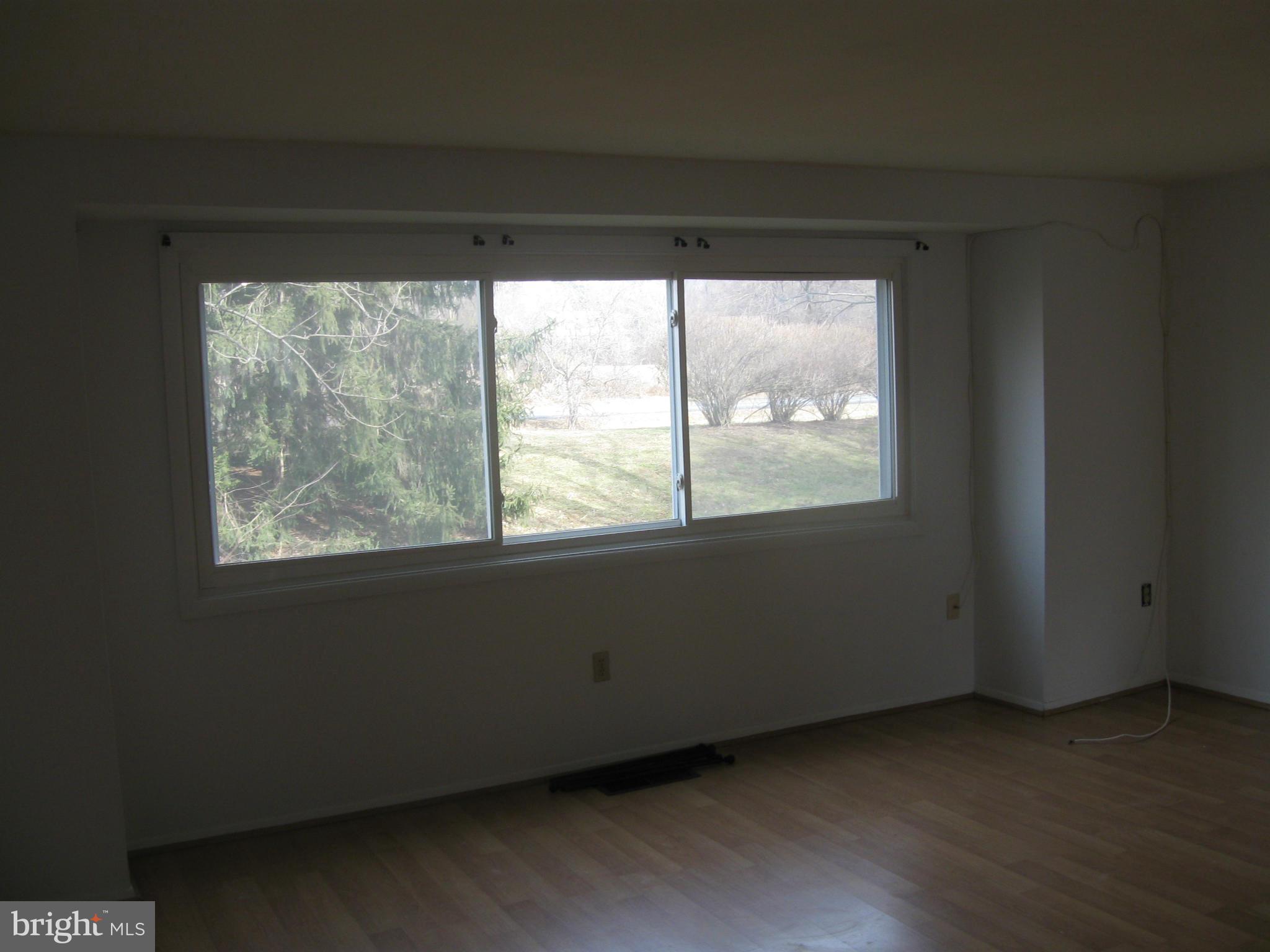 VILLAGE OF OAKLAND MILLS - Residential Lease