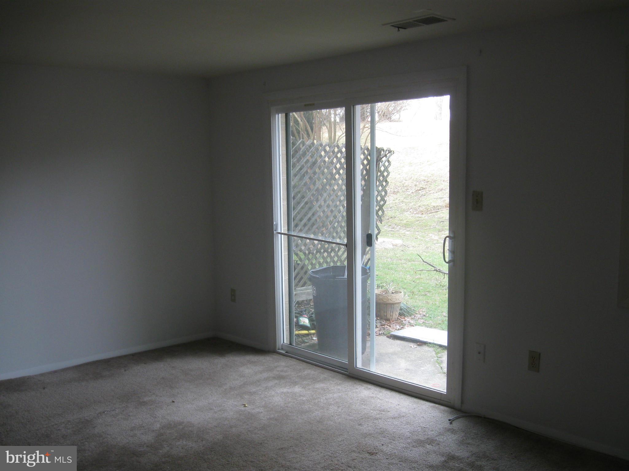 VILLAGE OF OAKLAND MILLS - Residential Lease