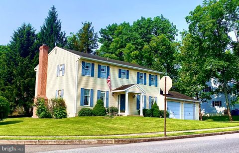 208 RUSSELL AVENUE DOUGLASSVILLE PA 19518
