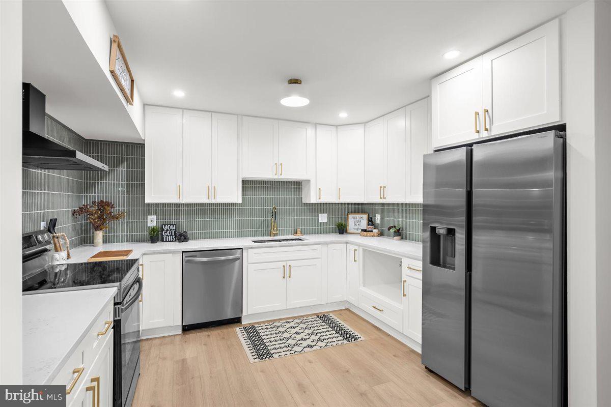 RIVIERA BEACH - Residential