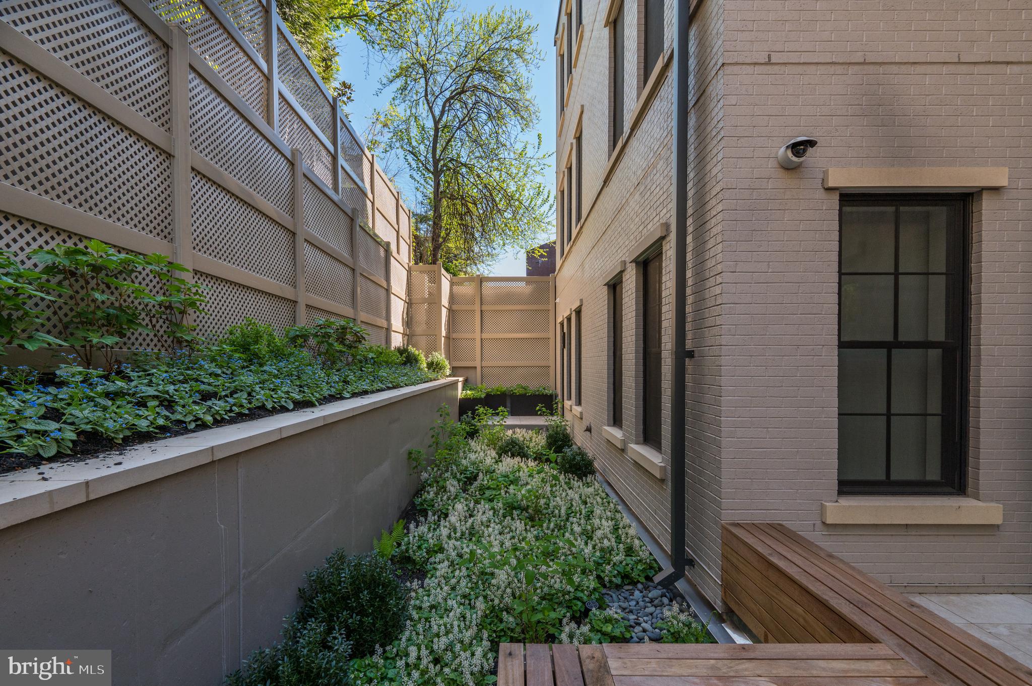GEORGETOWN - Residential