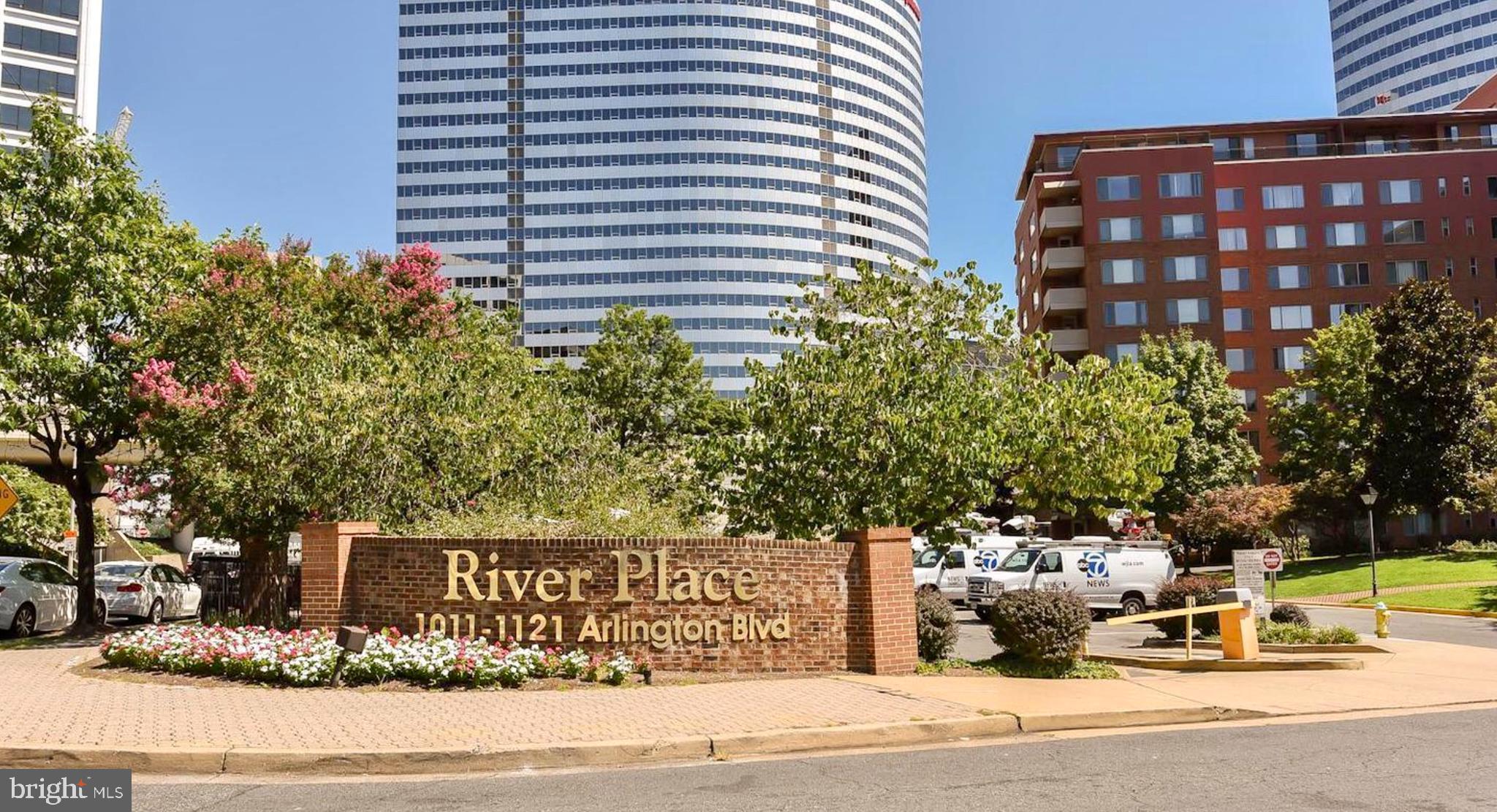 RIVER PLACE EAST - Residential