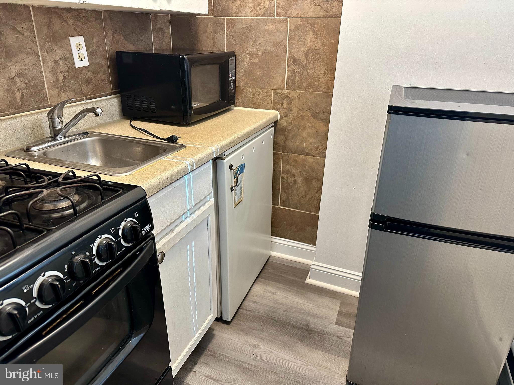 RIVER PLACE EAST - Residential