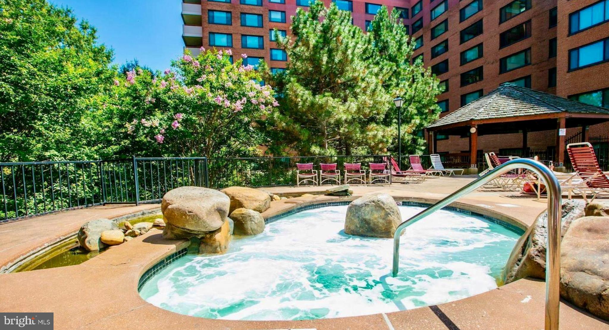 RIVER PLACE EAST - Residential