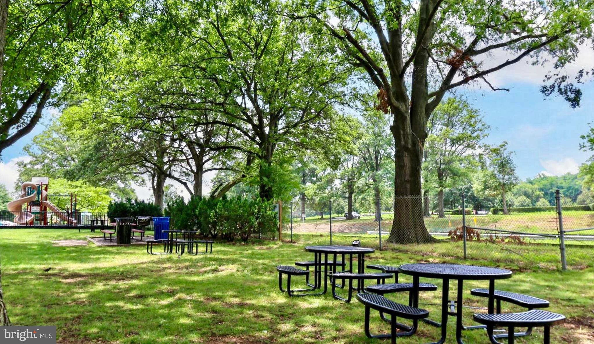 RIVER PLACE EAST - Residential