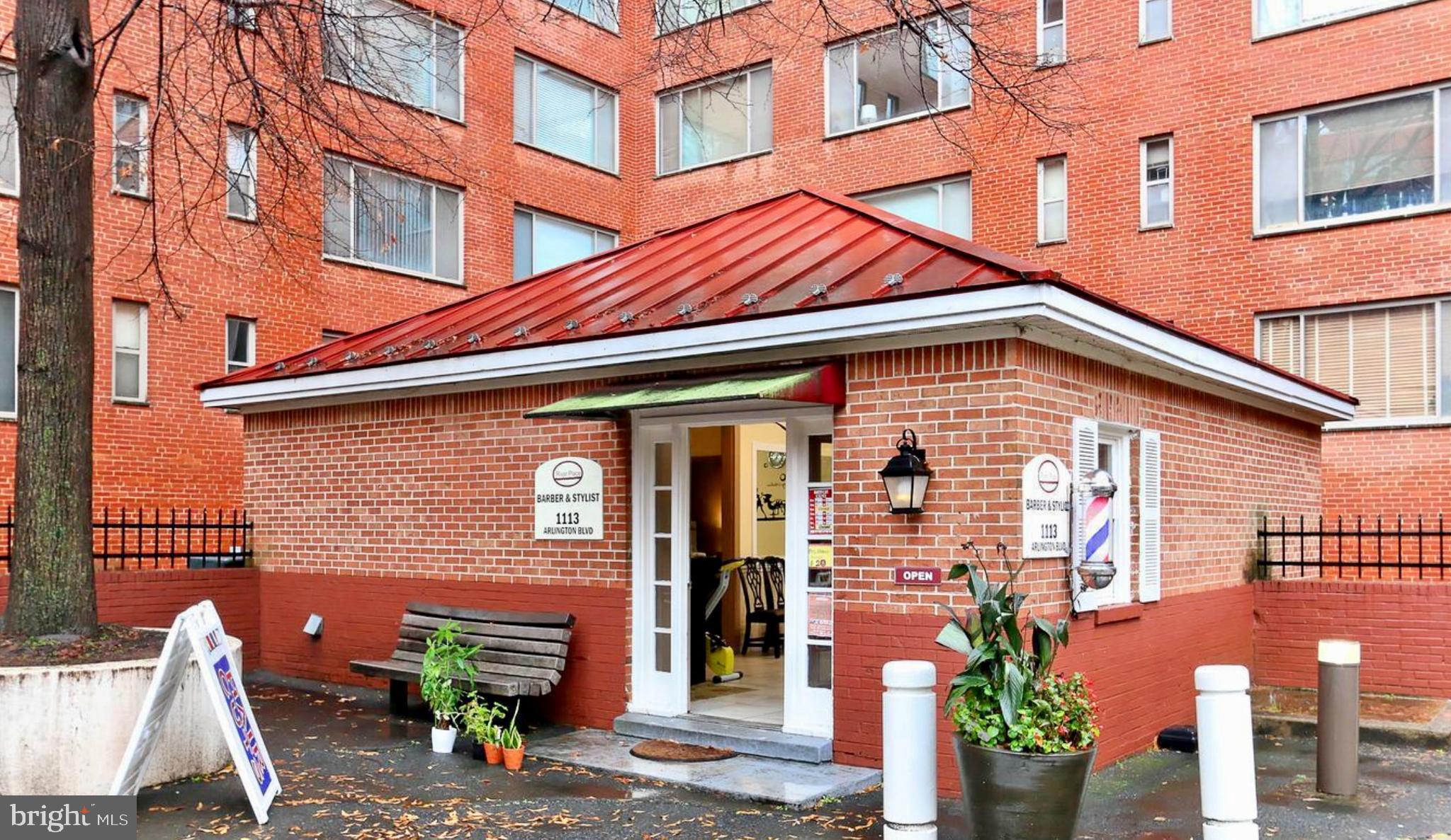 RIVER PLACE EAST - Residential