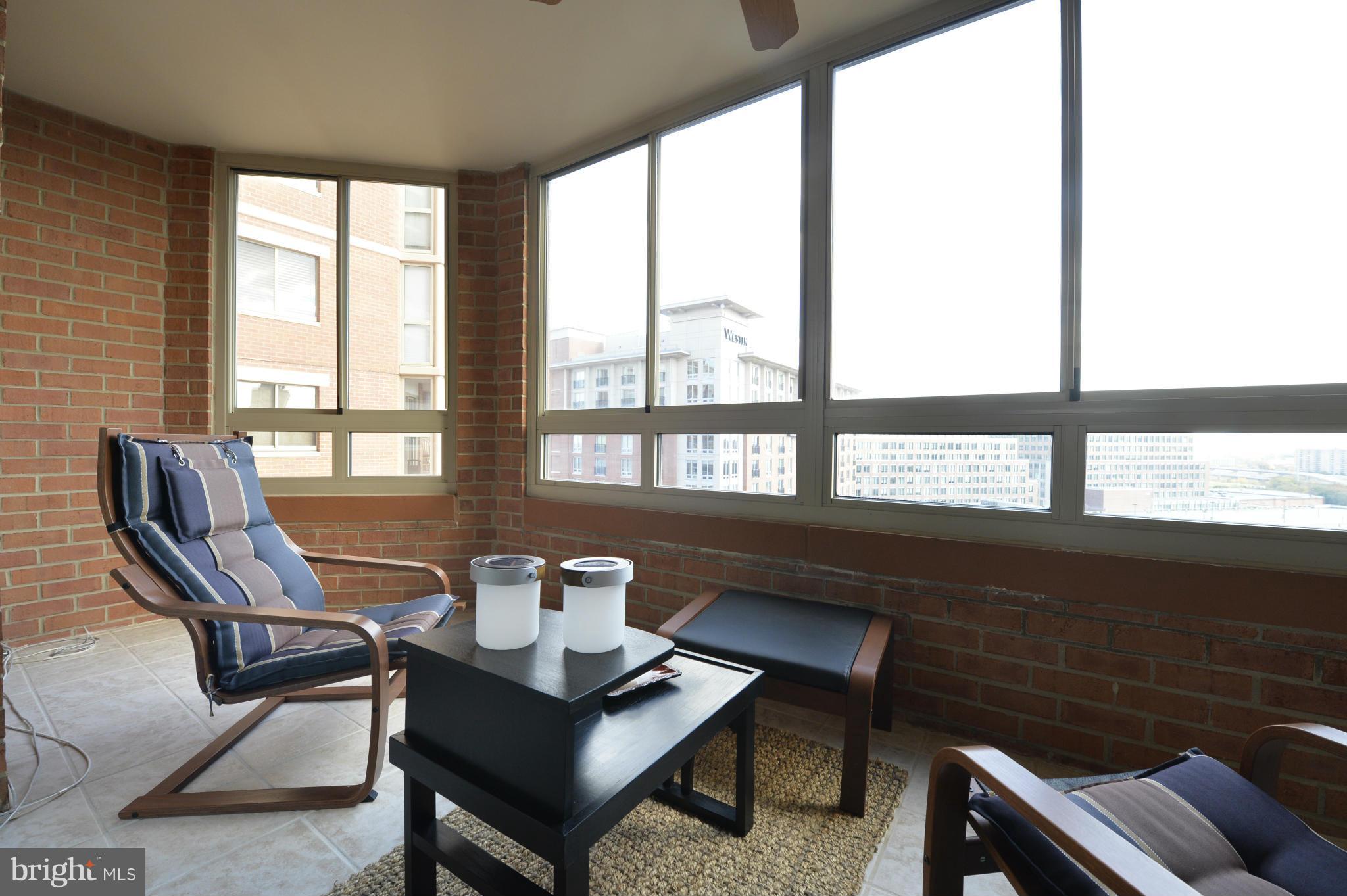 CARLYLE TOWERS - Residential