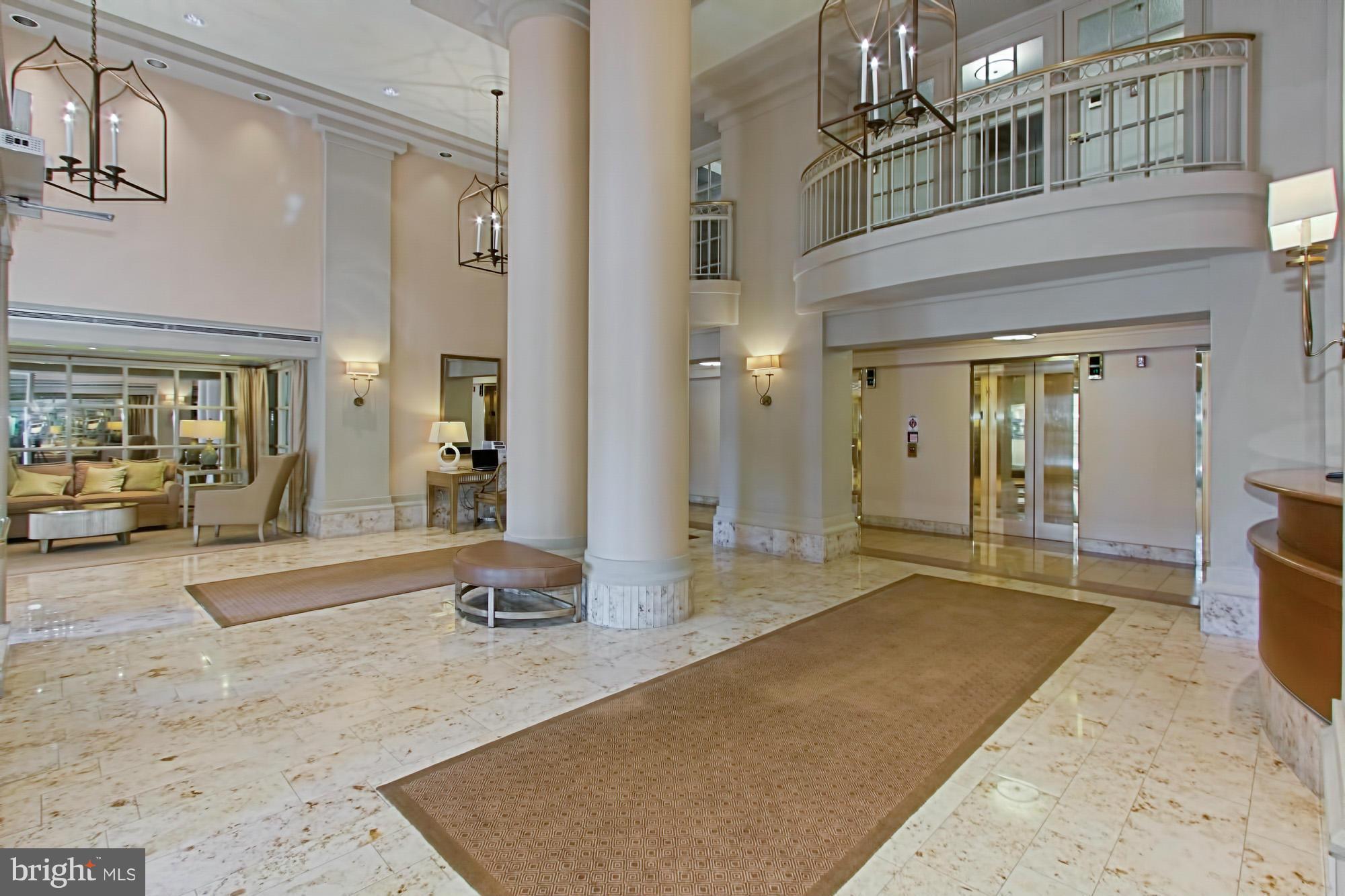 CARLYLE TOWERS - Residential