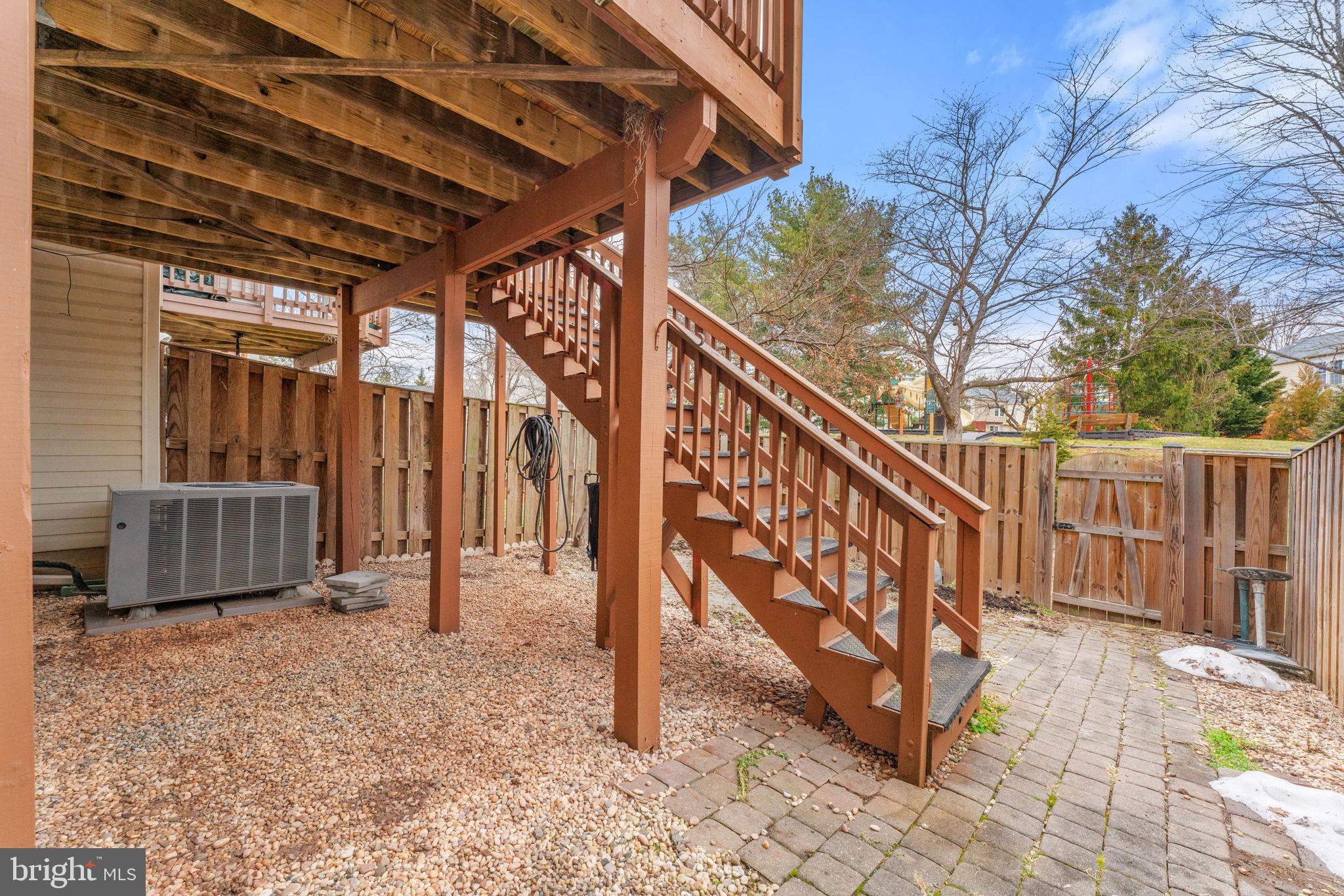 WELLINGTON/CLOVERHILL - Residential