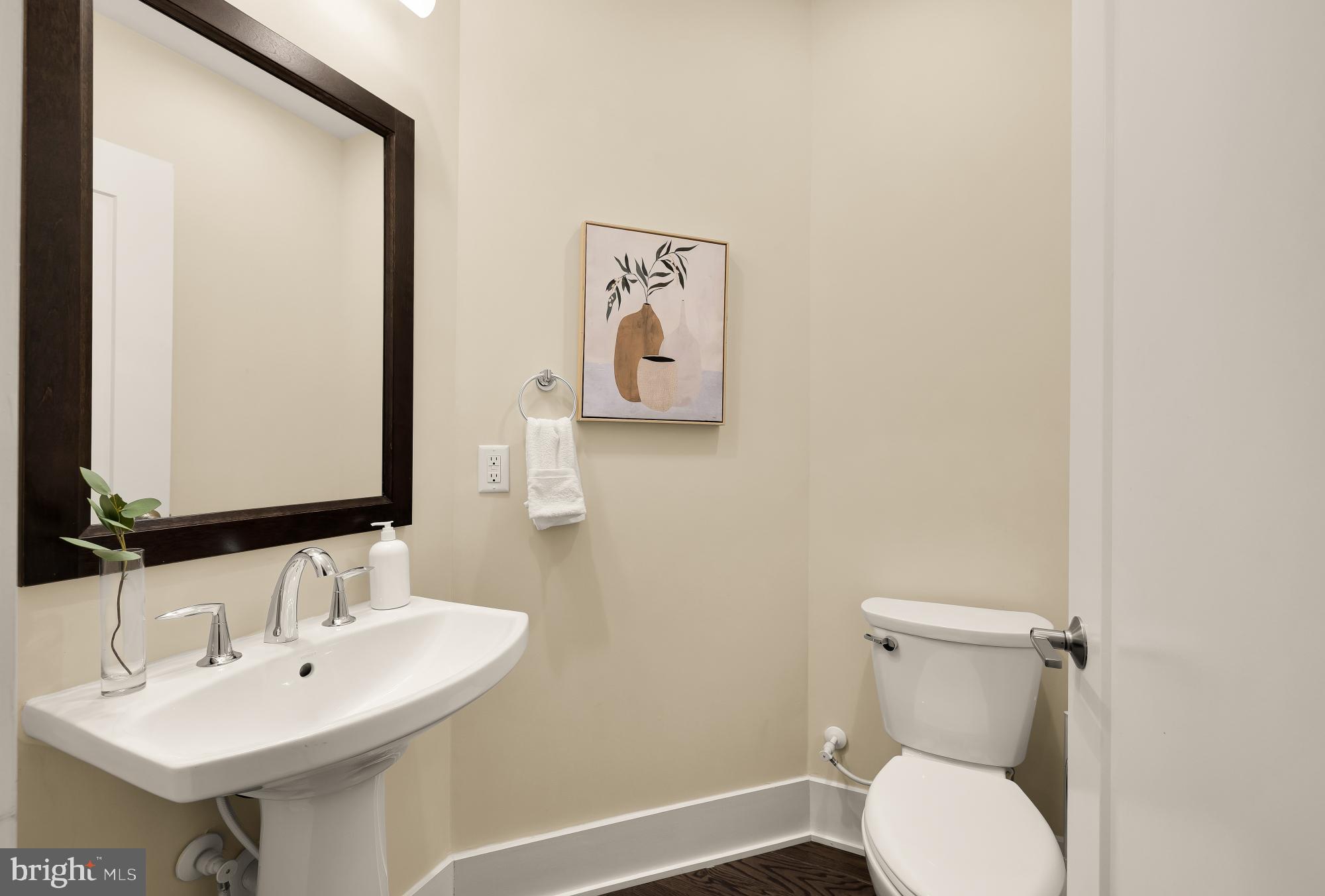 GROSVENOR HEIGHTS - Residential Lease