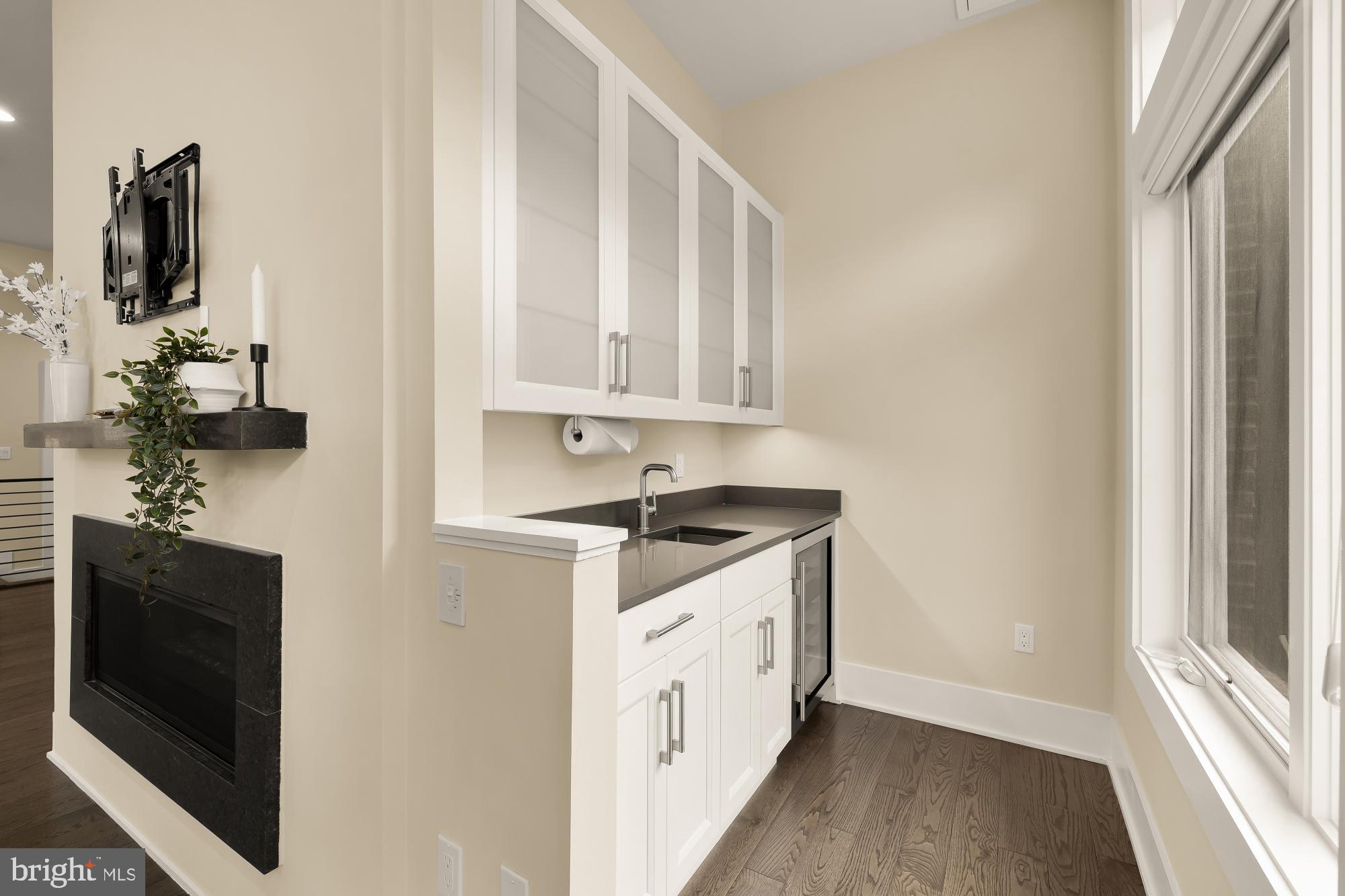 GROSVENOR HEIGHTS - Residential Lease