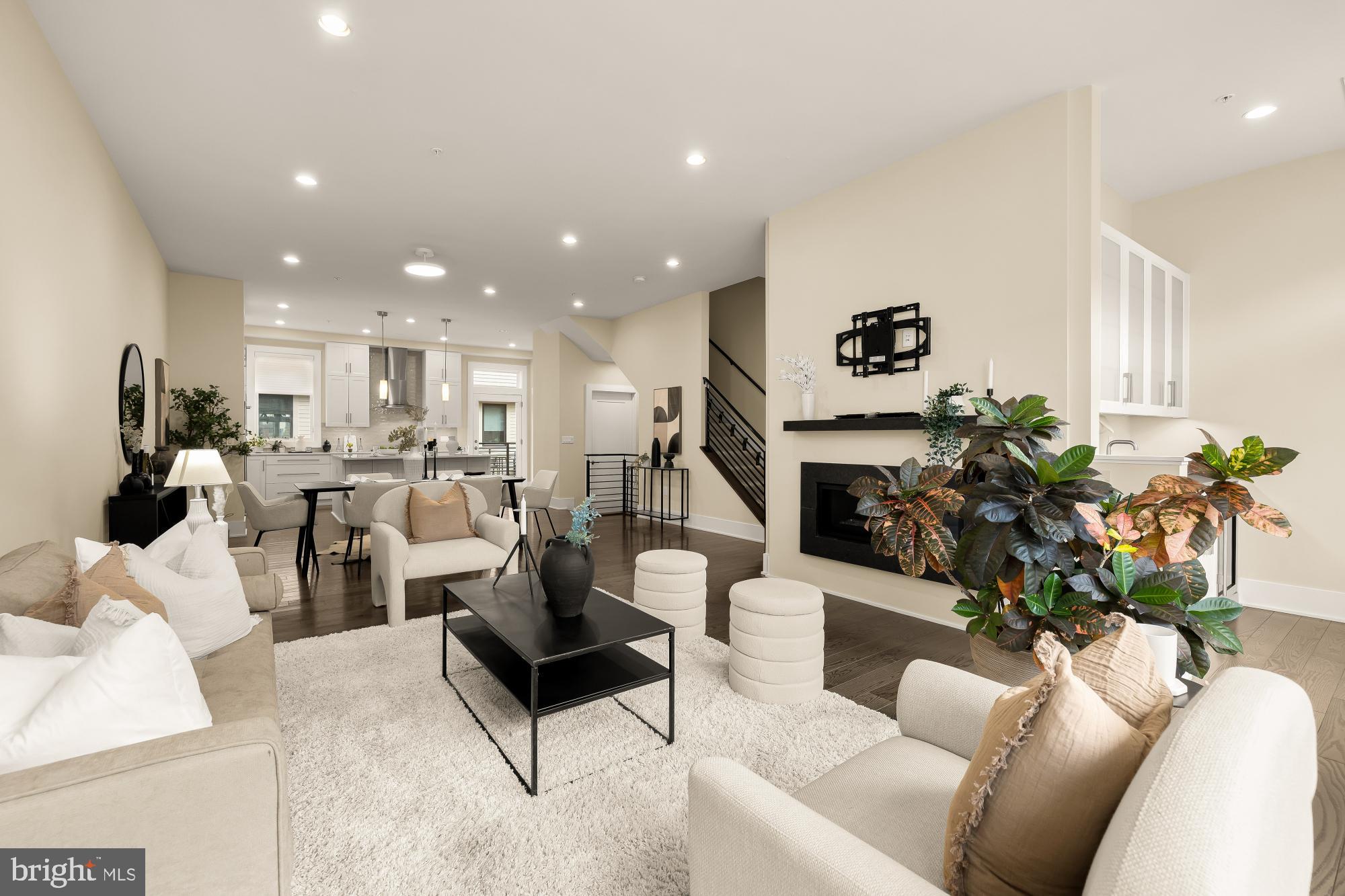 GROSVENOR HEIGHTS - Residential Lease