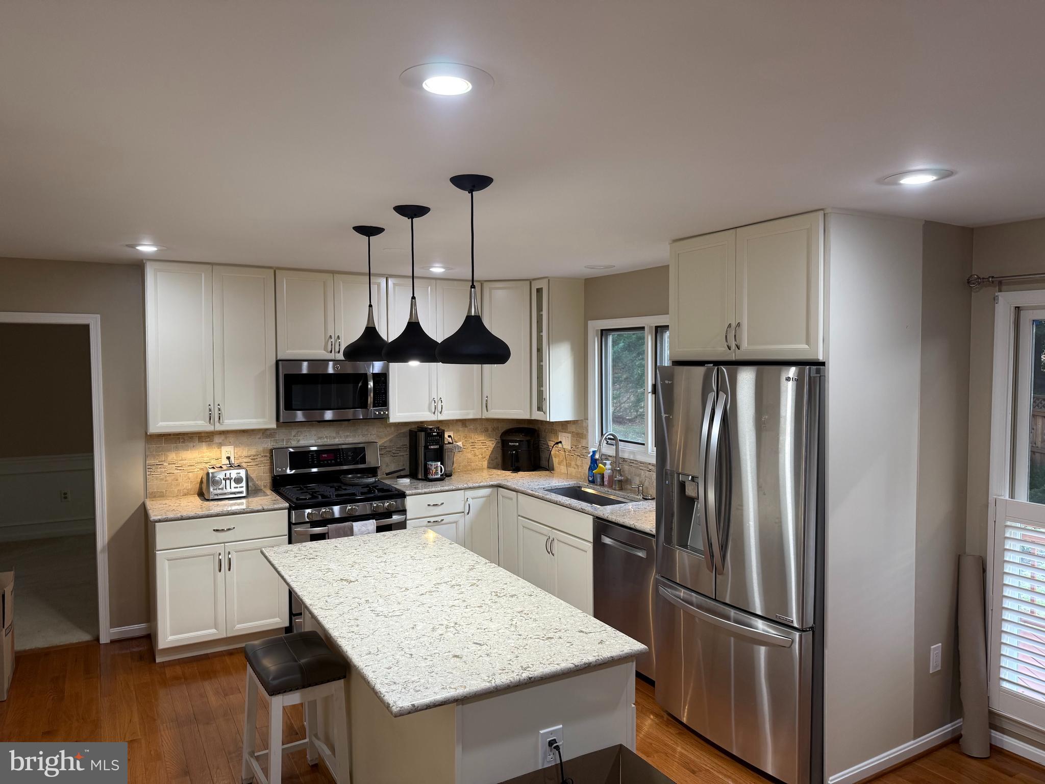 LAKE RIDGE - SPRINGWOODS - Residential Lease