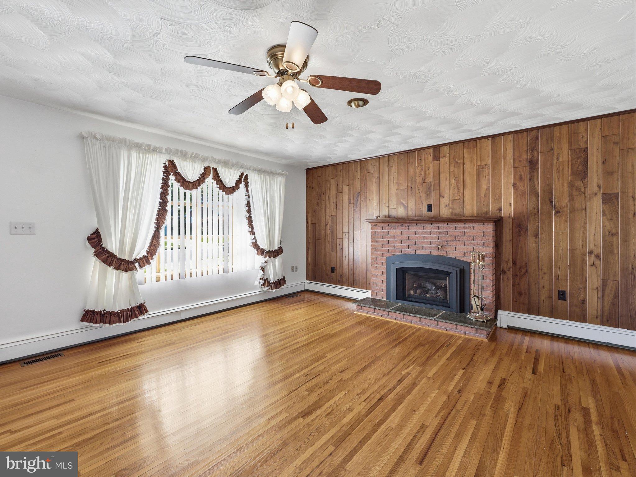 544 MENTZER AVENUE