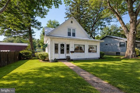 Homes For Sale - 729 E Oak Street<br/> OAKLAND, MD 21550