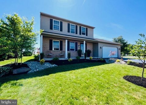 10 GEORGIE LANE RICHLAND PA 17087