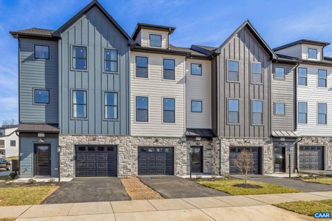 Townhouse For Sale - 3089 Miranda Crossing<br/> Albemarle County, CHARLOTTESVILLE, VA 22911