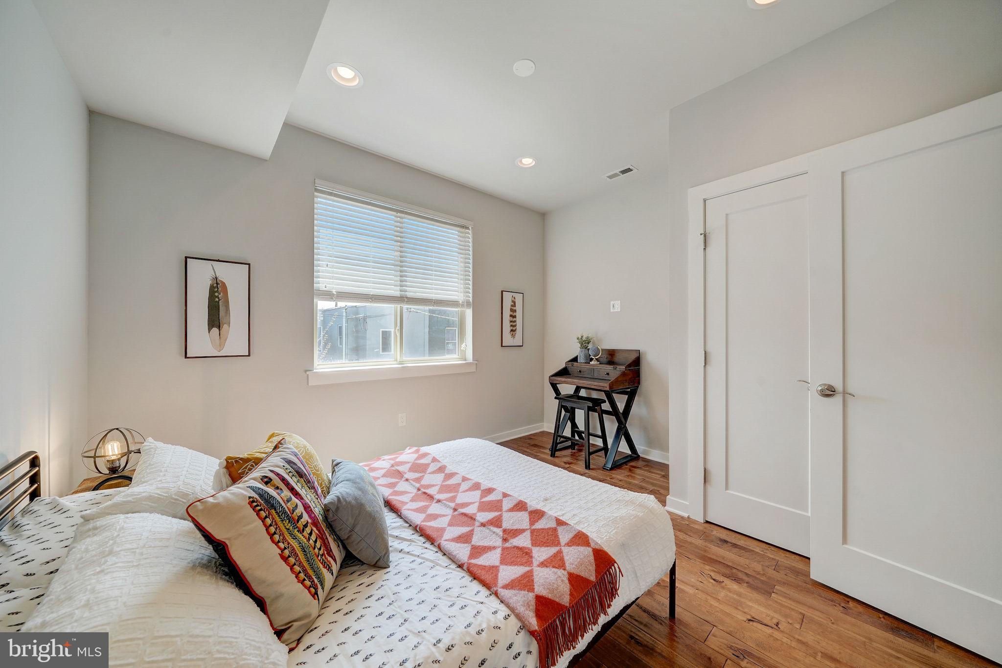 POINT BREEZE - Residential