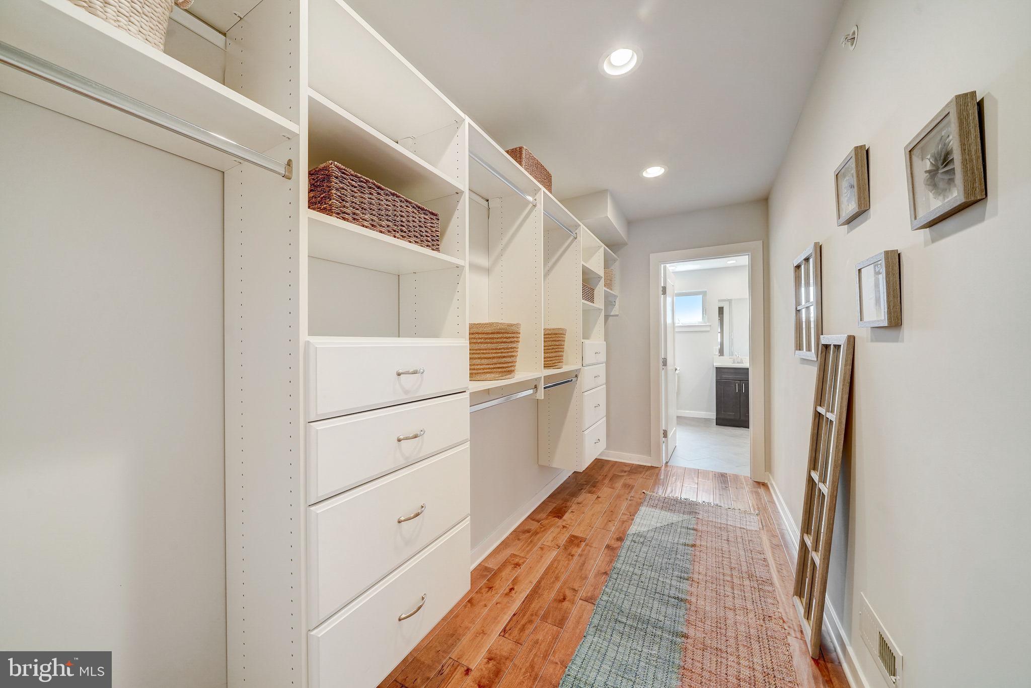 POINT BREEZE - Residential