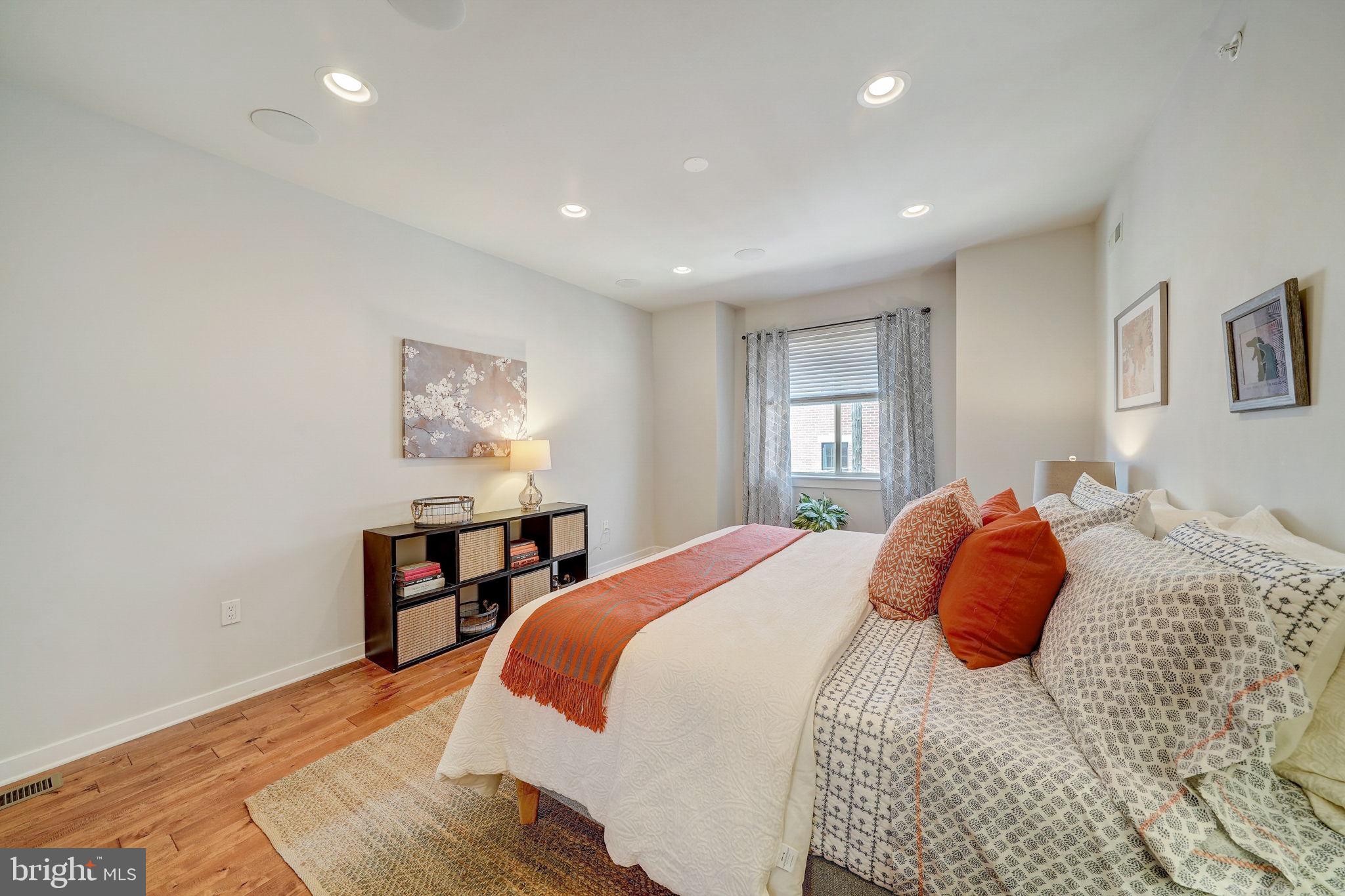 POINT BREEZE - Residential