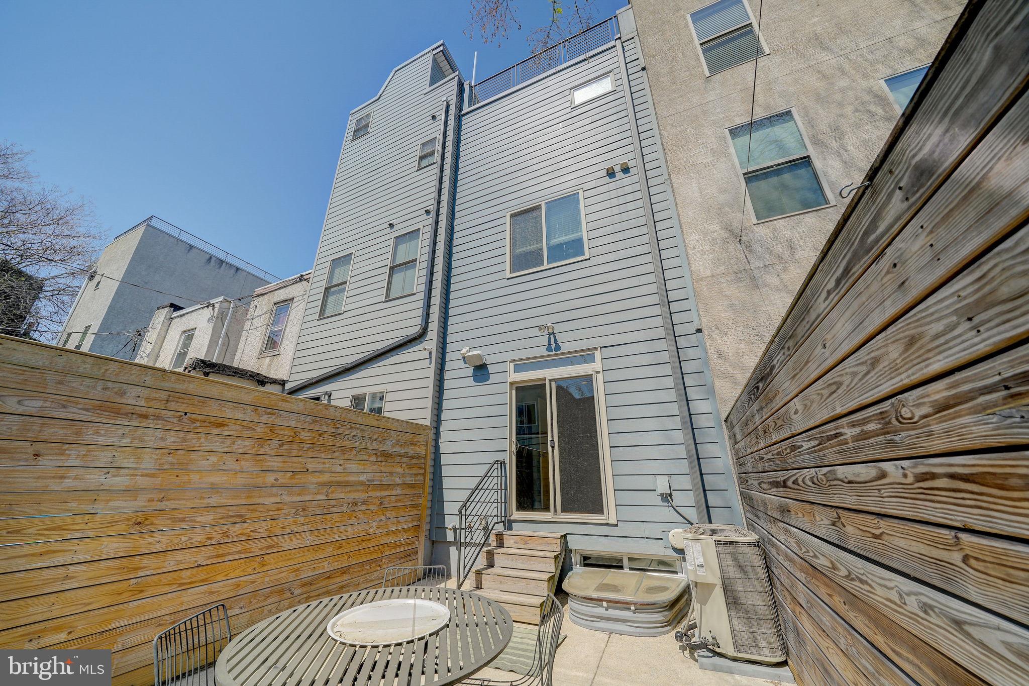 POINT BREEZE - Residential