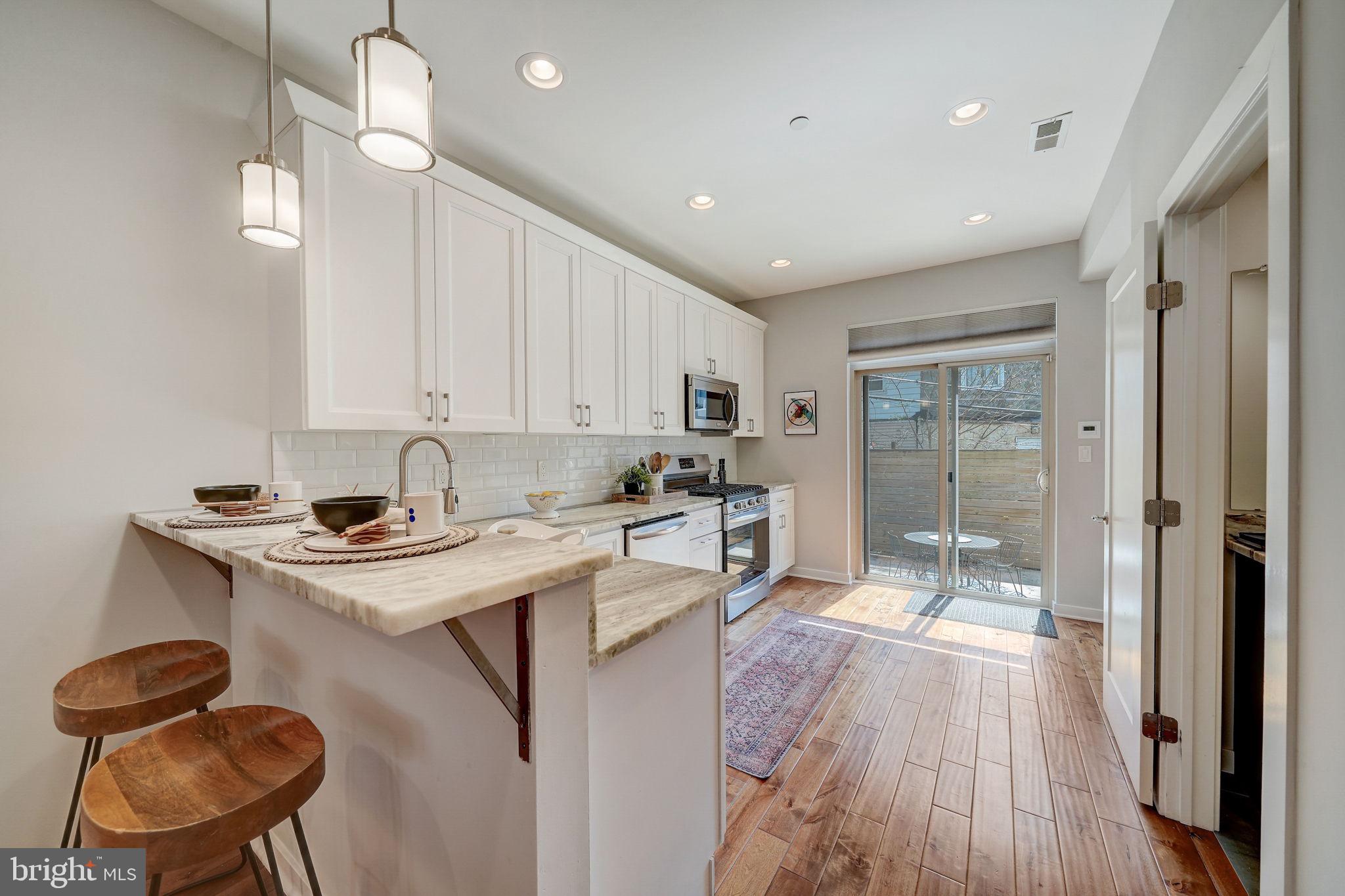 POINT BREEZE - Residential