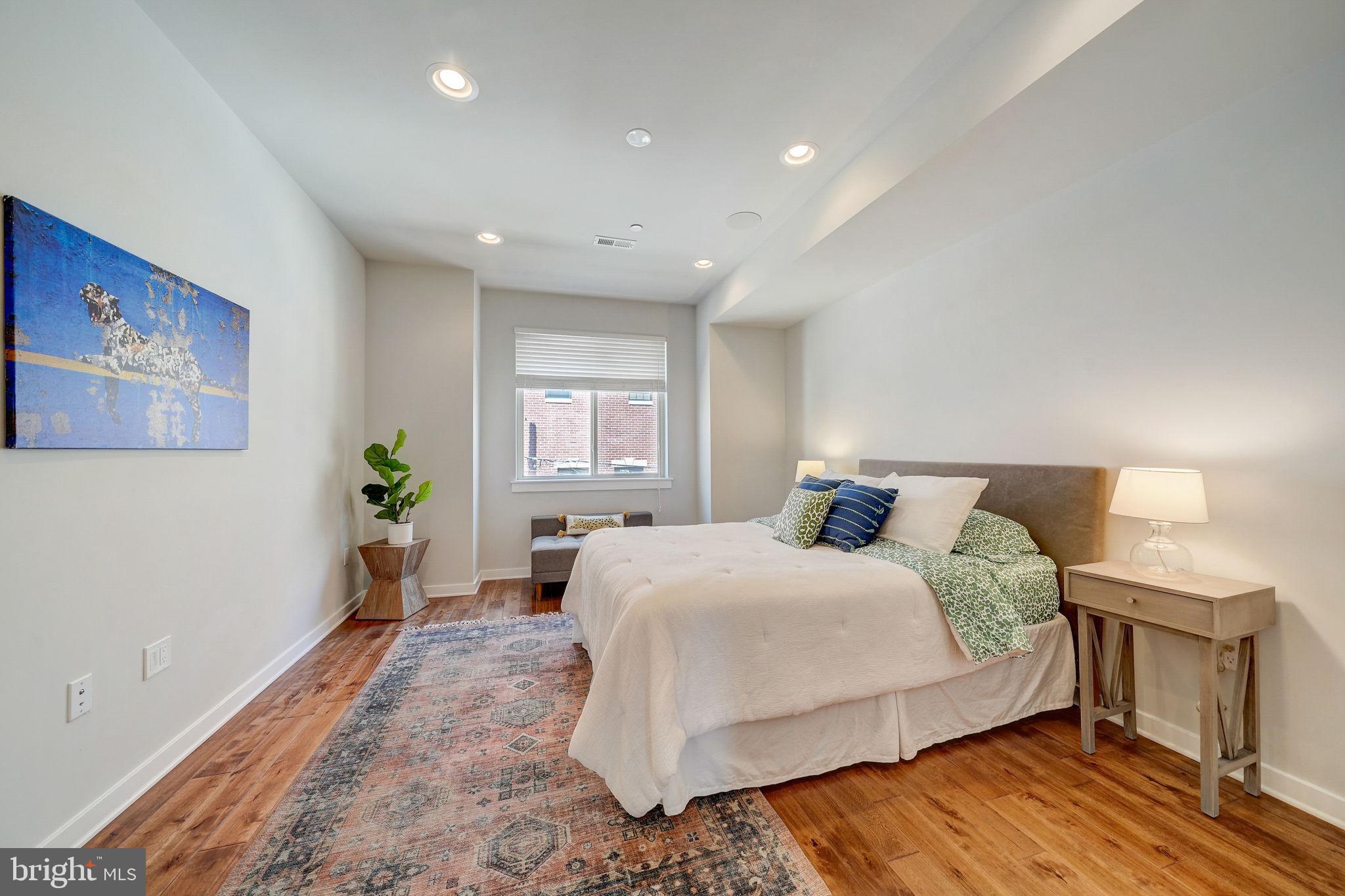 POINT BREEZE - Residential