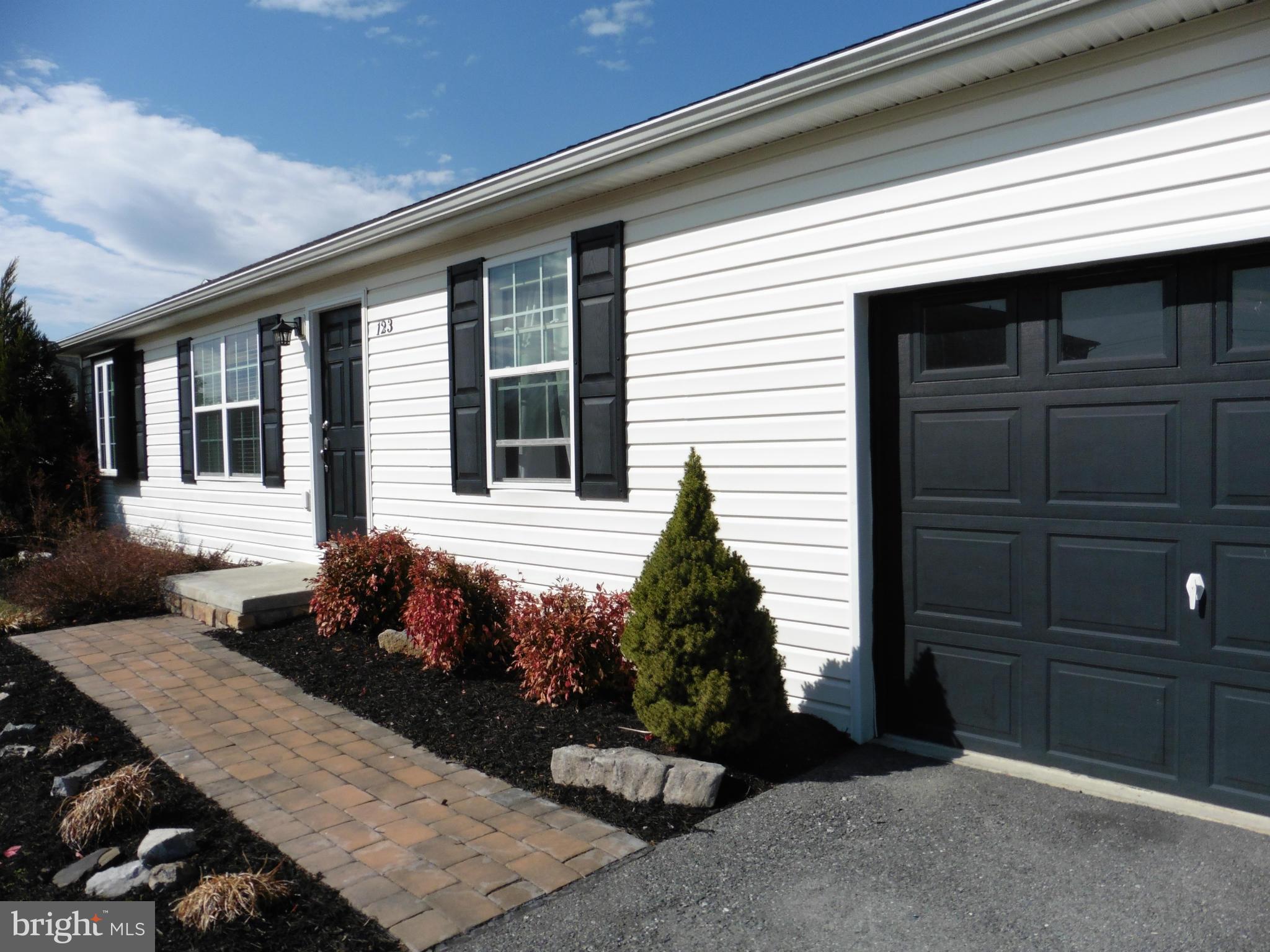 CRESTFIELD - Residential