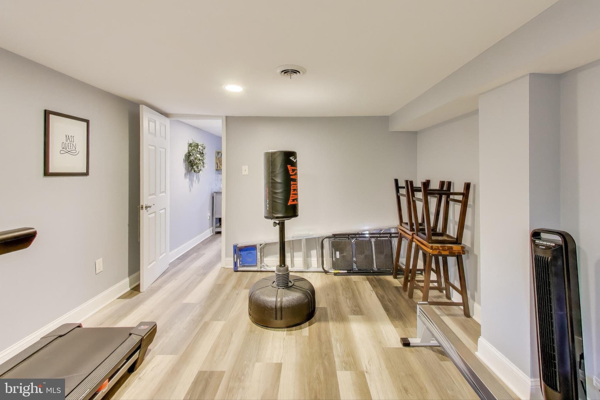 OAKLAND TERRACE - Residential