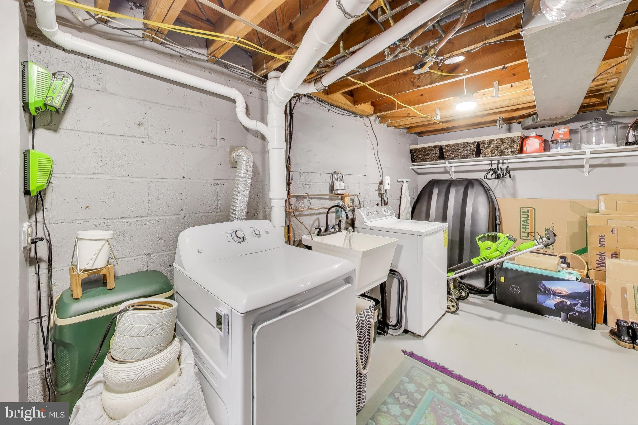 OAKLAND TERRACE - Residential