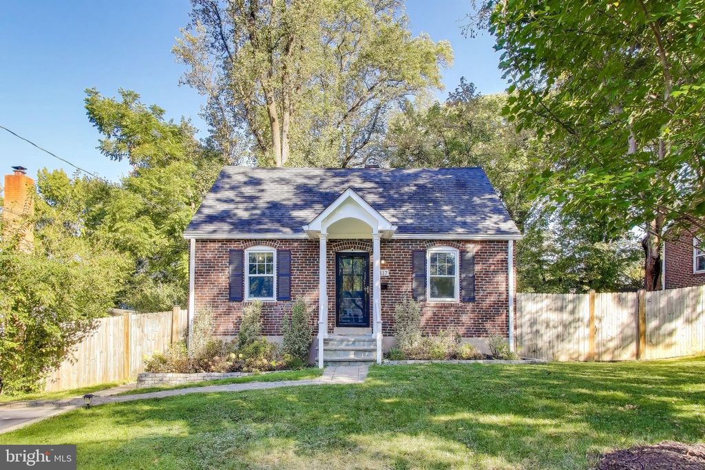 Photo of 3117 Plyers Mill Road, KENSINGTON, MD 20895 (MLS # MDMC2203088)