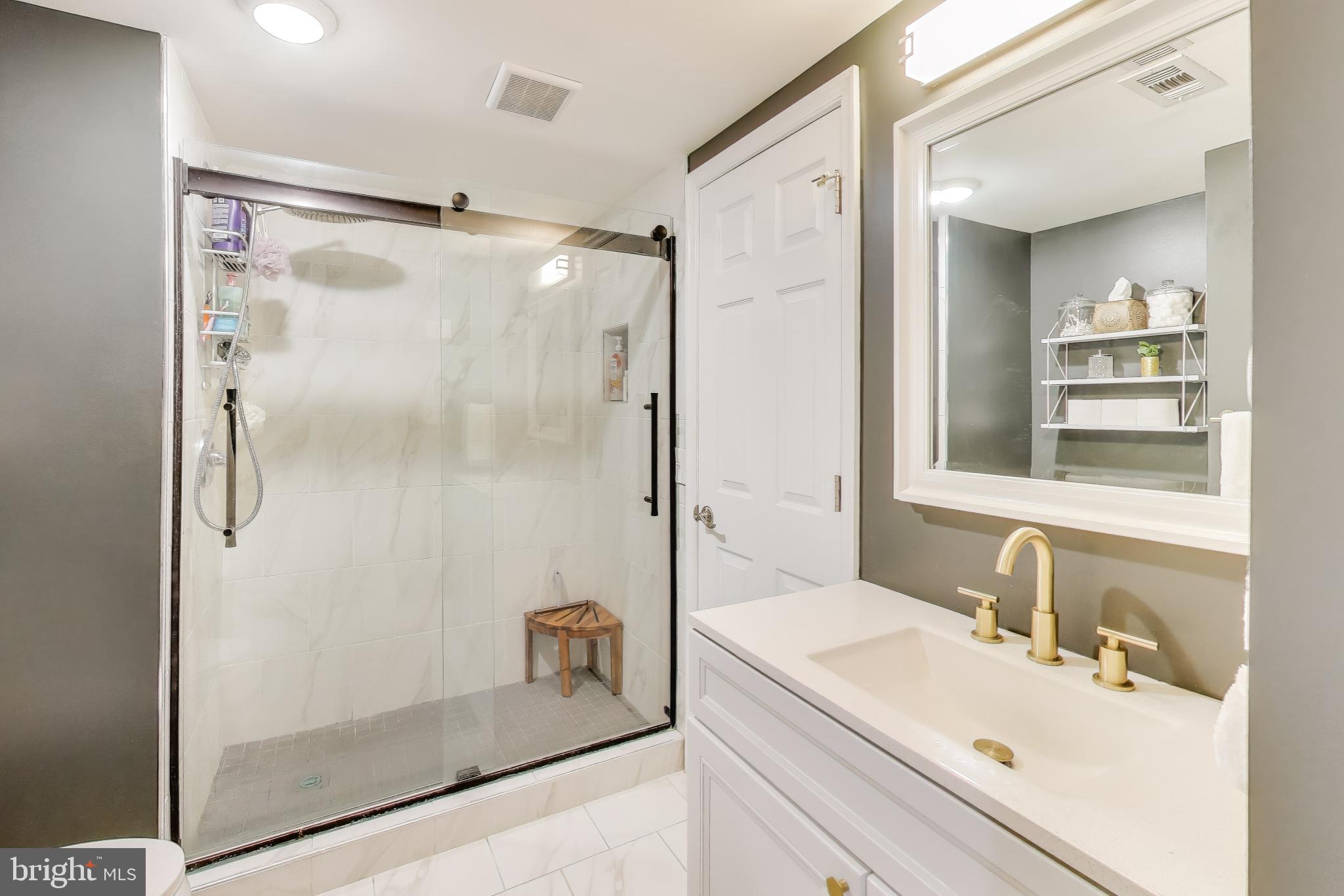 OAKLAND TERRACE - Residential